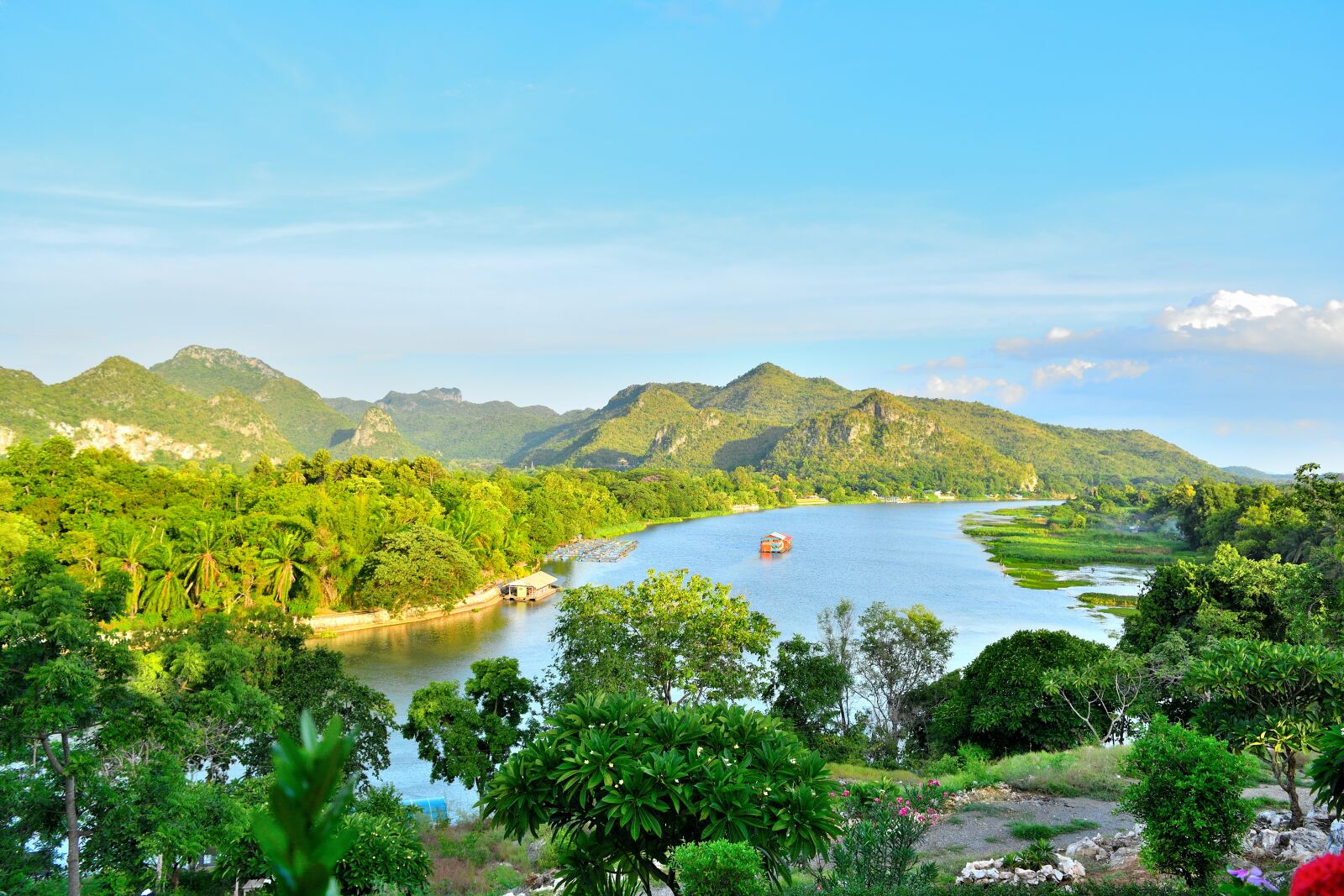 Nikon D5200 sample photo. Mountains, river, tourist attraction photography