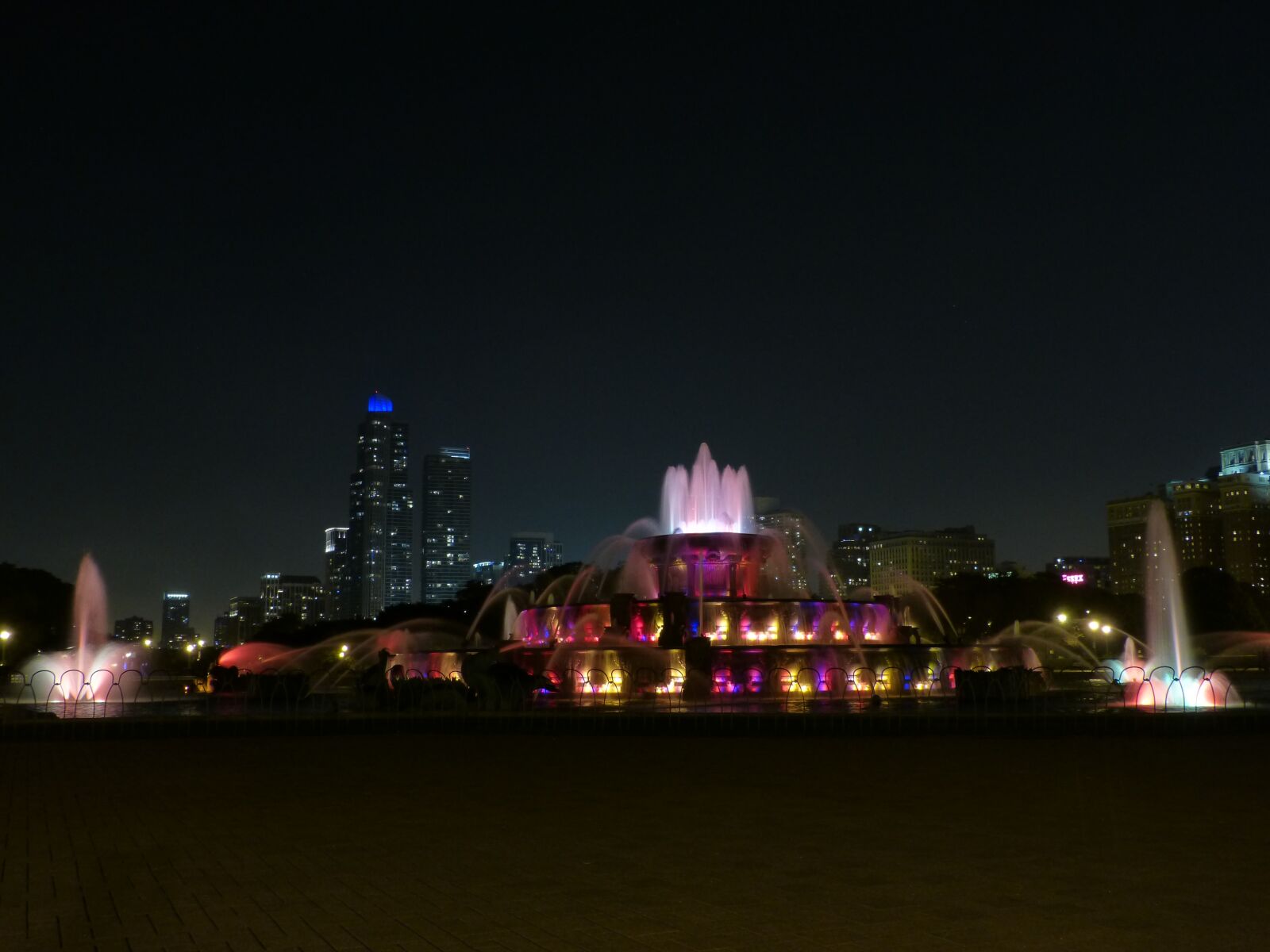 Panasonic DMC-FZ62 sample photo. Night, fountain, city photography