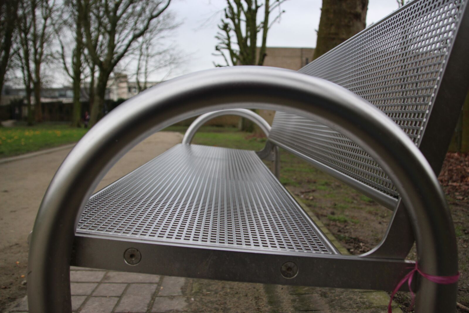 Canon EOS 700D (EOS Rebel T5i / EOS Kiss X7i) sample photo. Bank, lines, ieper photography