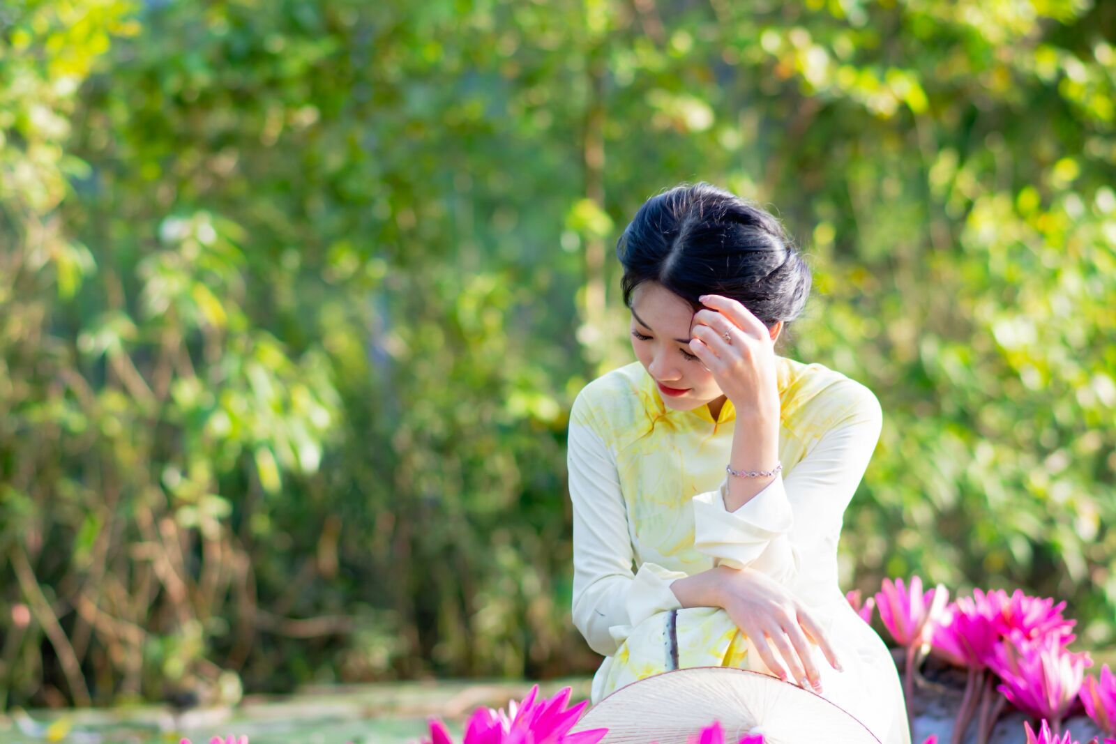 Nikon D7100 sample photo. Girl, cute, gun rose photography
