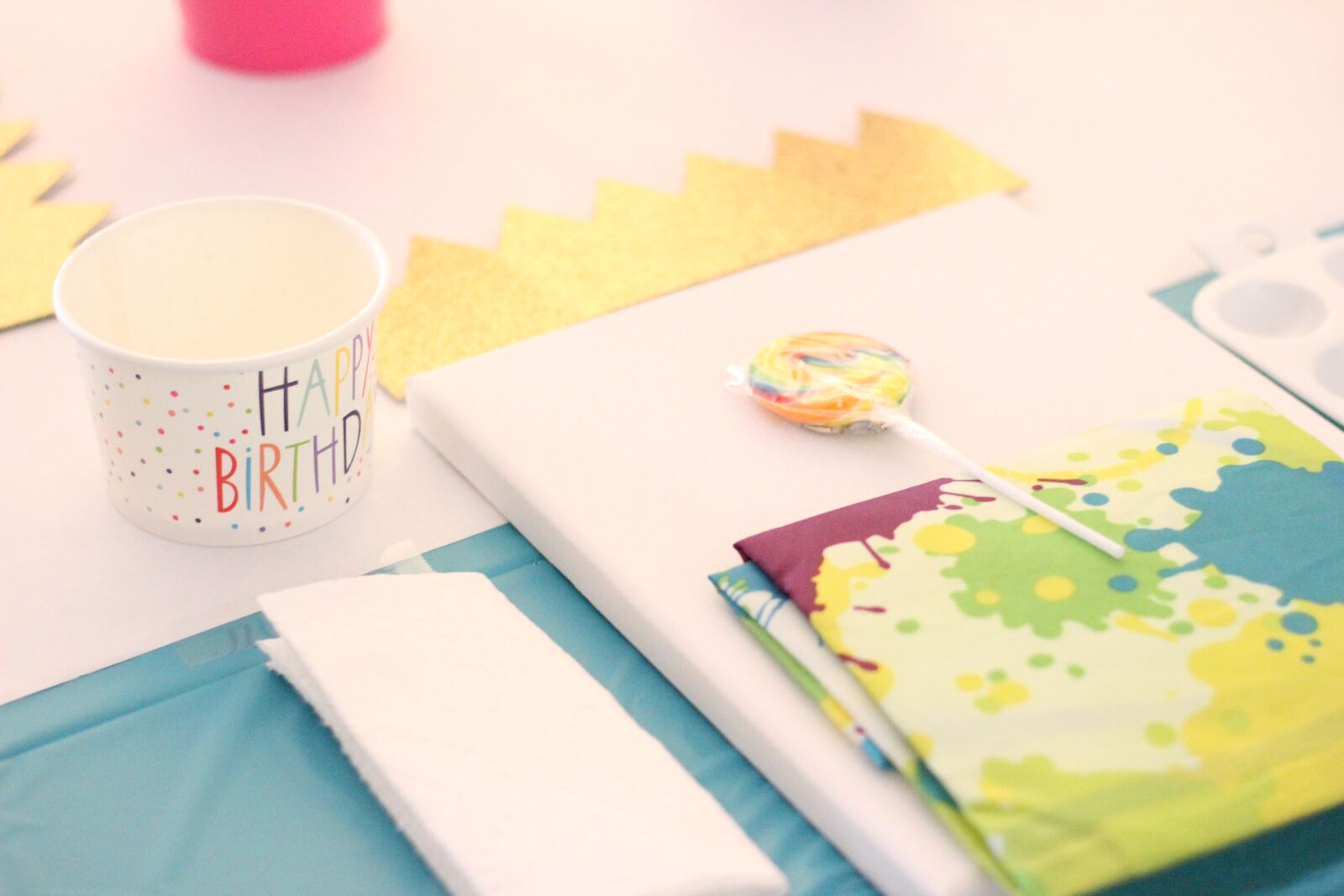 Canon EOS 600D (Rebel EOS T3i / EOS Kiss X5) sample photo. Paper, birthday, paint photography