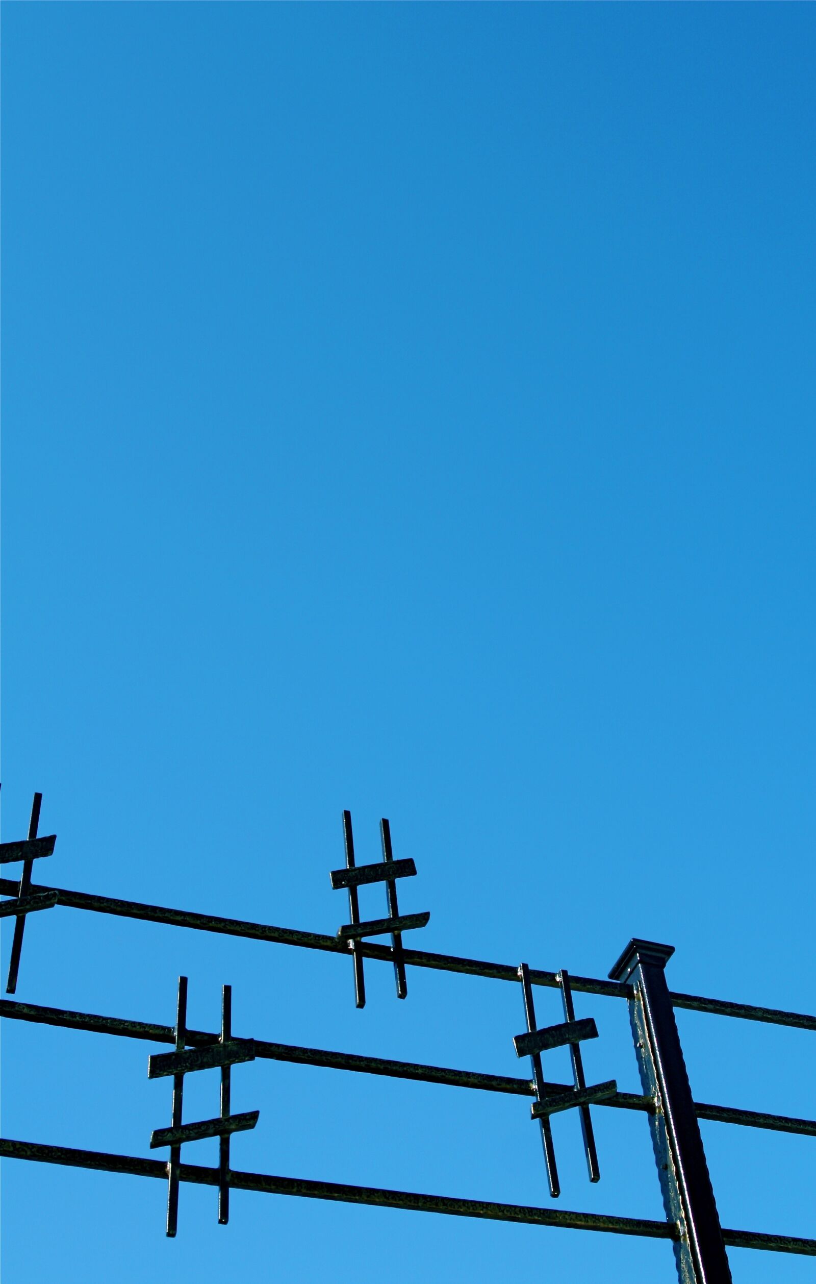 Canon EOS 350D (EOS Digital Rebel XT / EOS Kiss Digital N) sample photo. Sky, shop, post photography