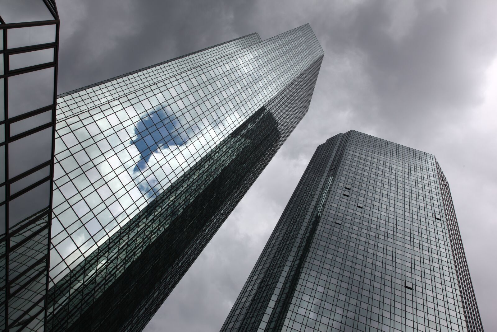 Canon EOS 5D Mark II sample photo. Skyscraper, office, architecture photography
