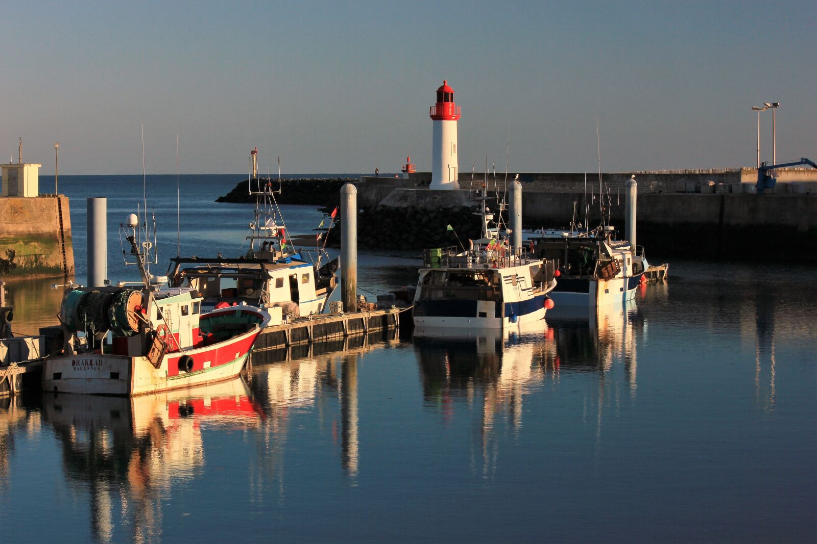 Canon EOS 550D (EOS Rebel T2i / EOS Kiss X4) sample photo. Island of oleron, boat photography