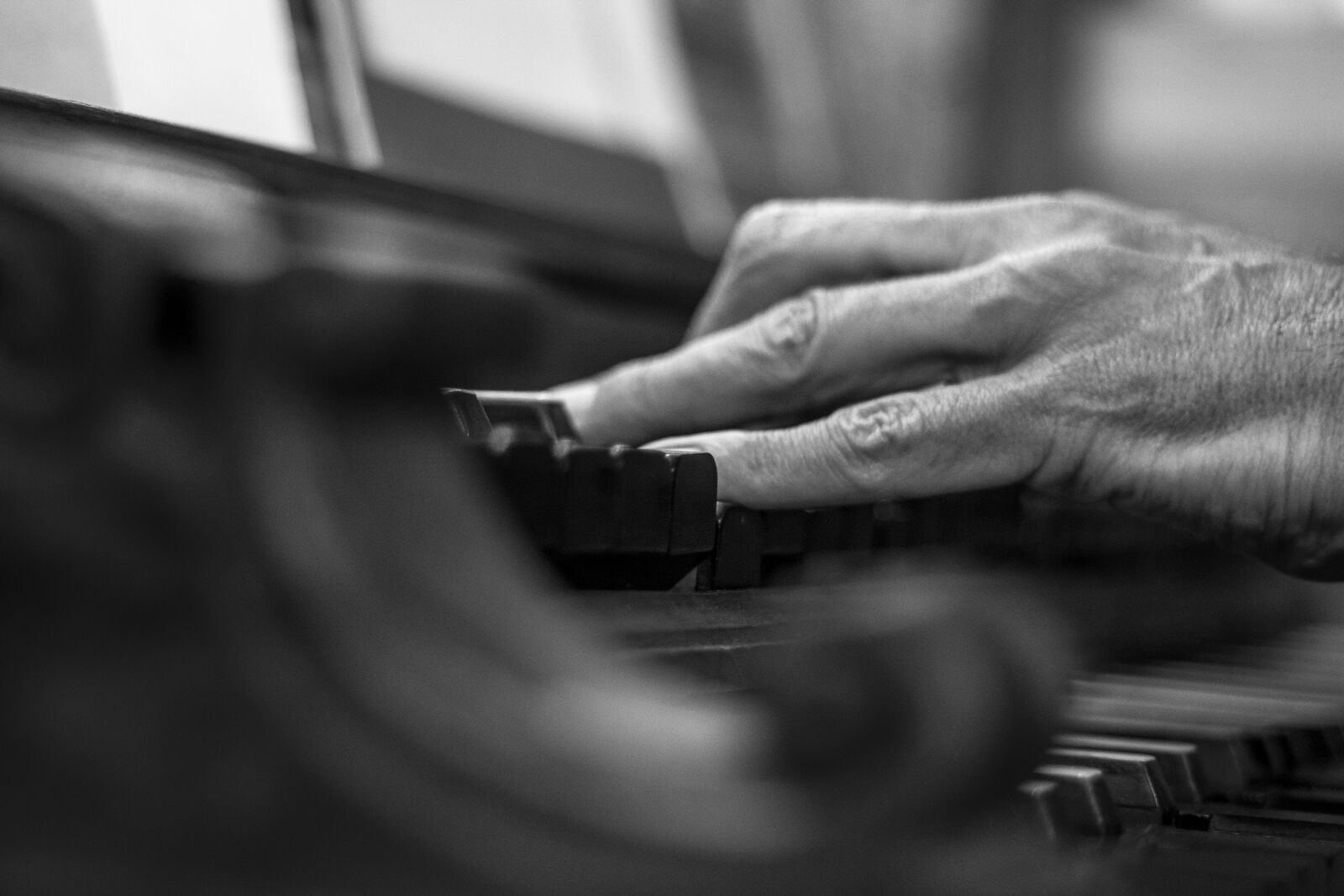 Canon EF 50mm F1.8 STM sample photo. Hands, black and white photography