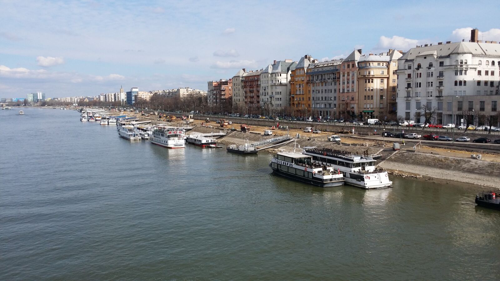 Samsung Galaxy S4 sample photo. Budapest, danube, port photography