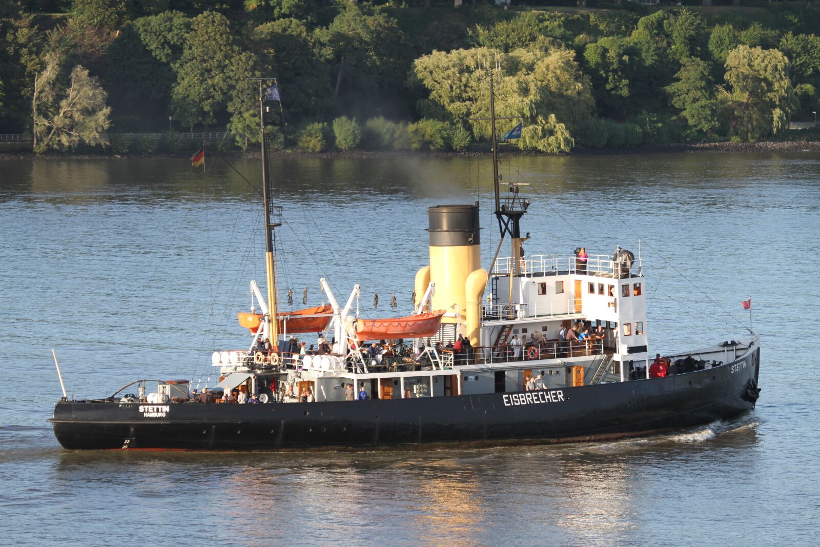 Canon EOS 7D sample photo. Icebreaker, stettin, elbe photography