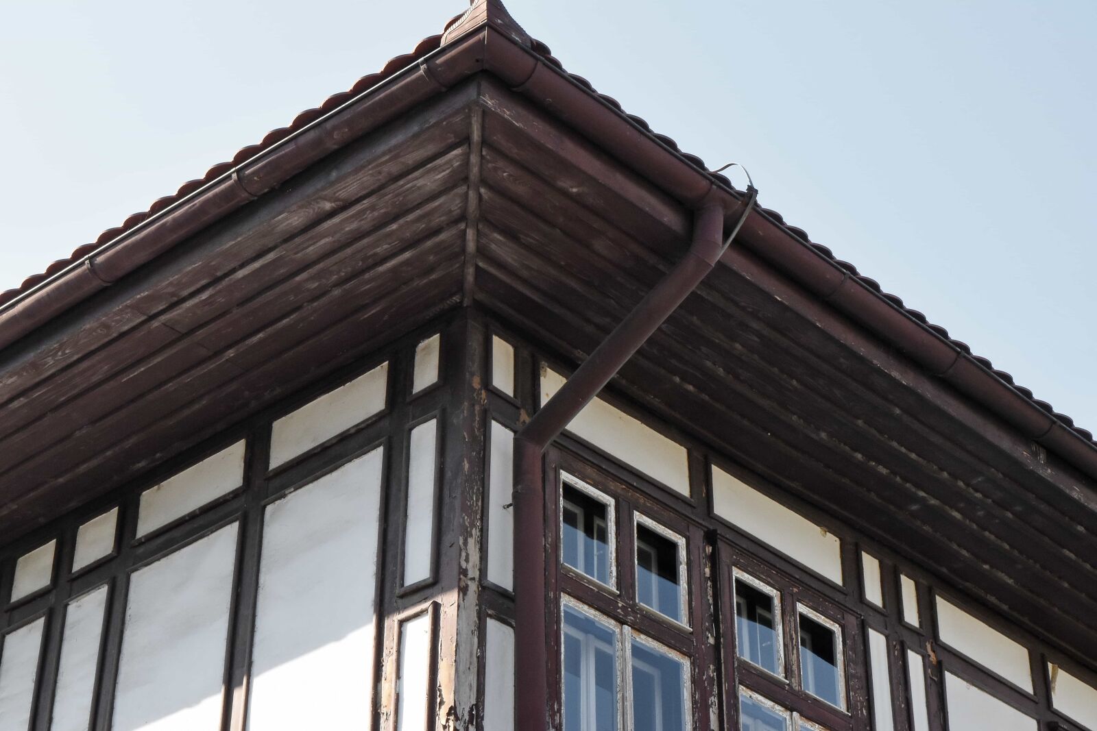 Nikon D5500 sample photo. Architecture, building, roof, window photography