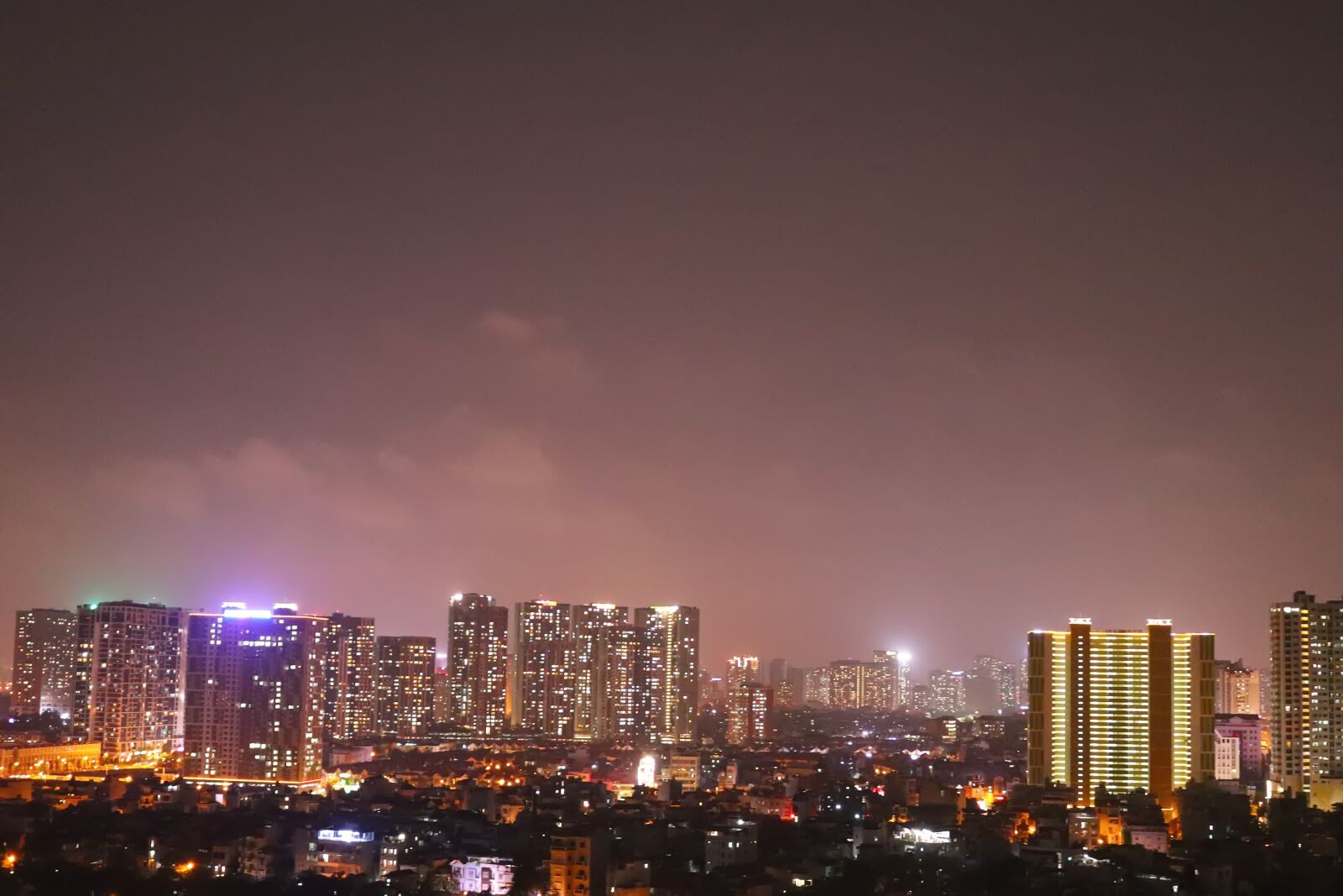 Canon EOS 77D (EOS 9000D / EOS 770D) + Canon EF-S 18-55mm F3.5-5.6 IS STM sample photo. Hanoi, summer night, samsora photography