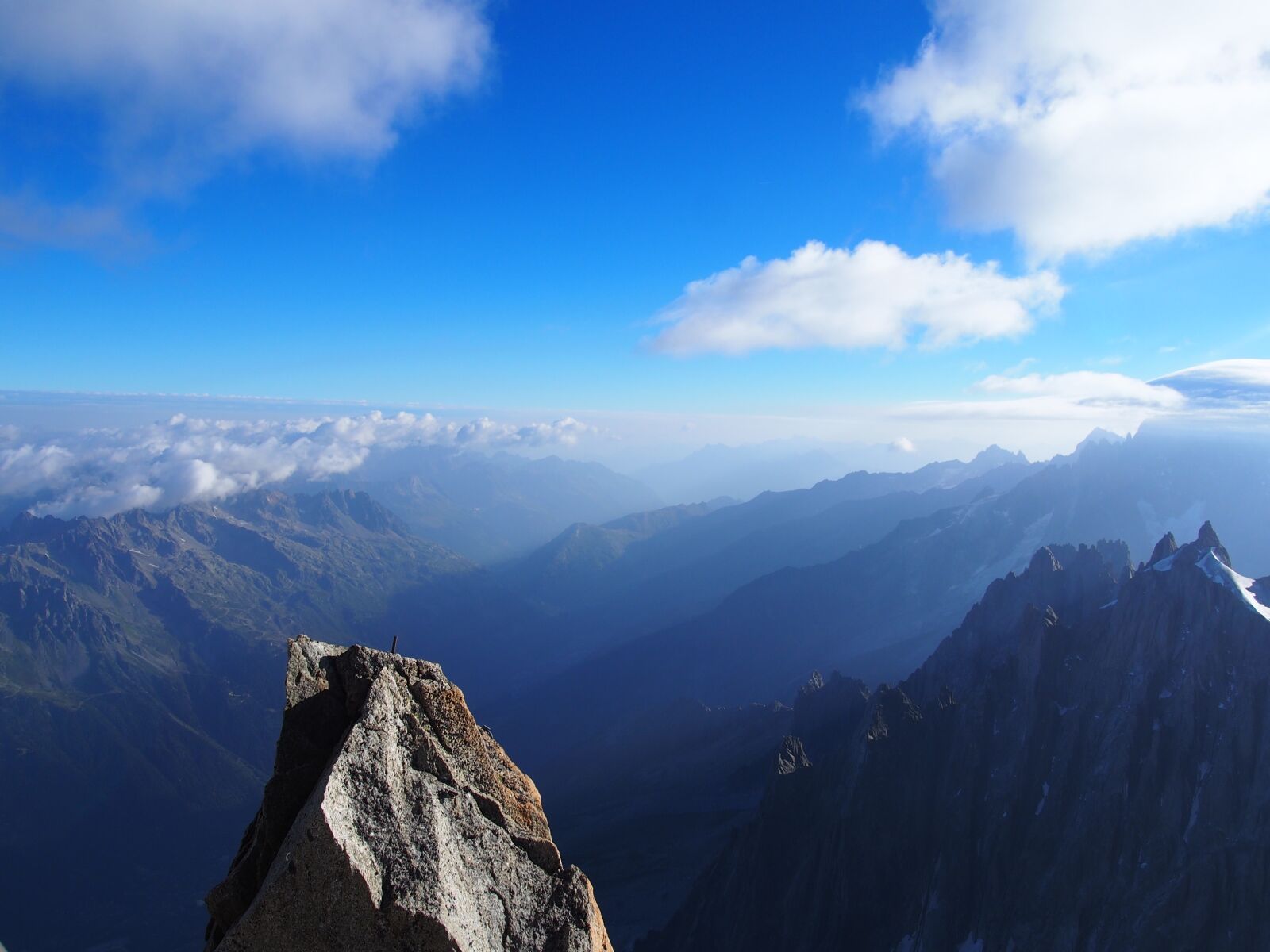 Olympus PEN E-PL6 sample photo. Mountain, vertigo, blue photography