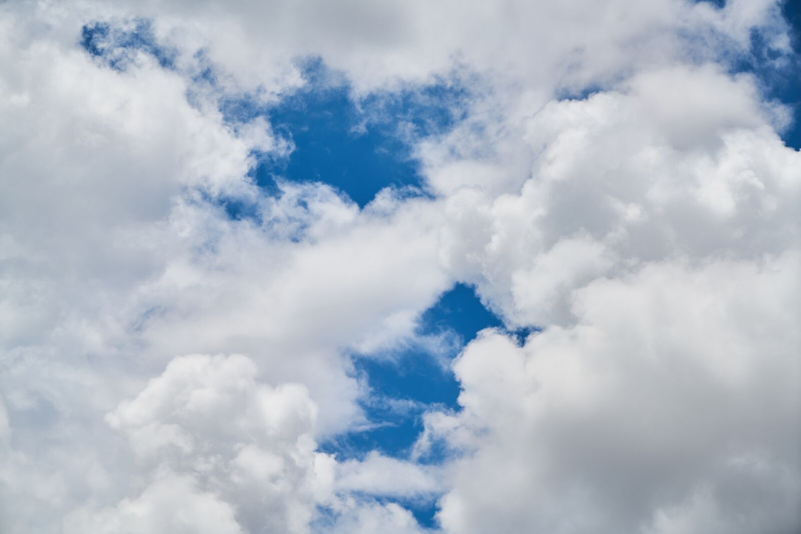 Sony a7R II sample photo. Cloud, blue, composition photography