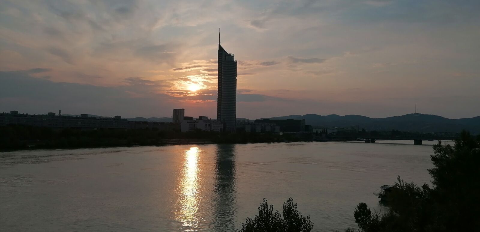 HUAWEI P30 LITE sample photo. Sundown, river, sunset photography