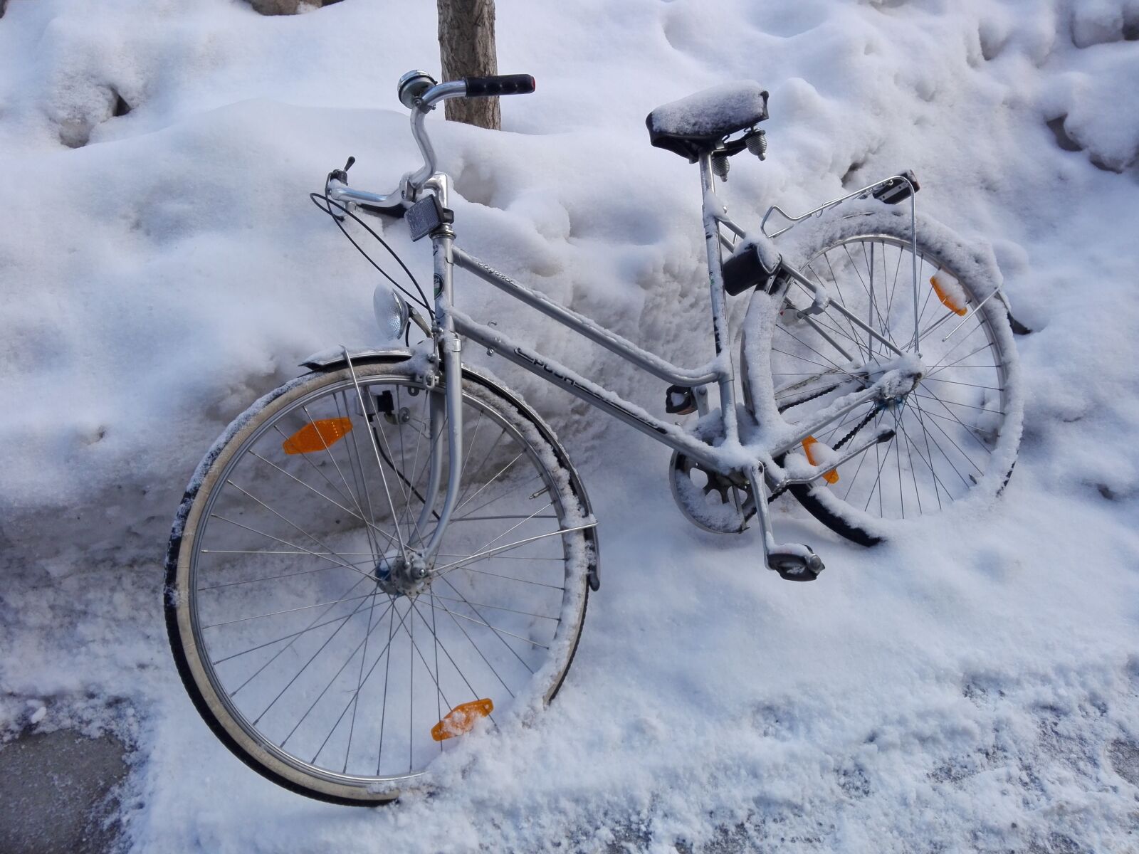 HUAWEI P8 Lite sample photo. Winter, bike, snow photography