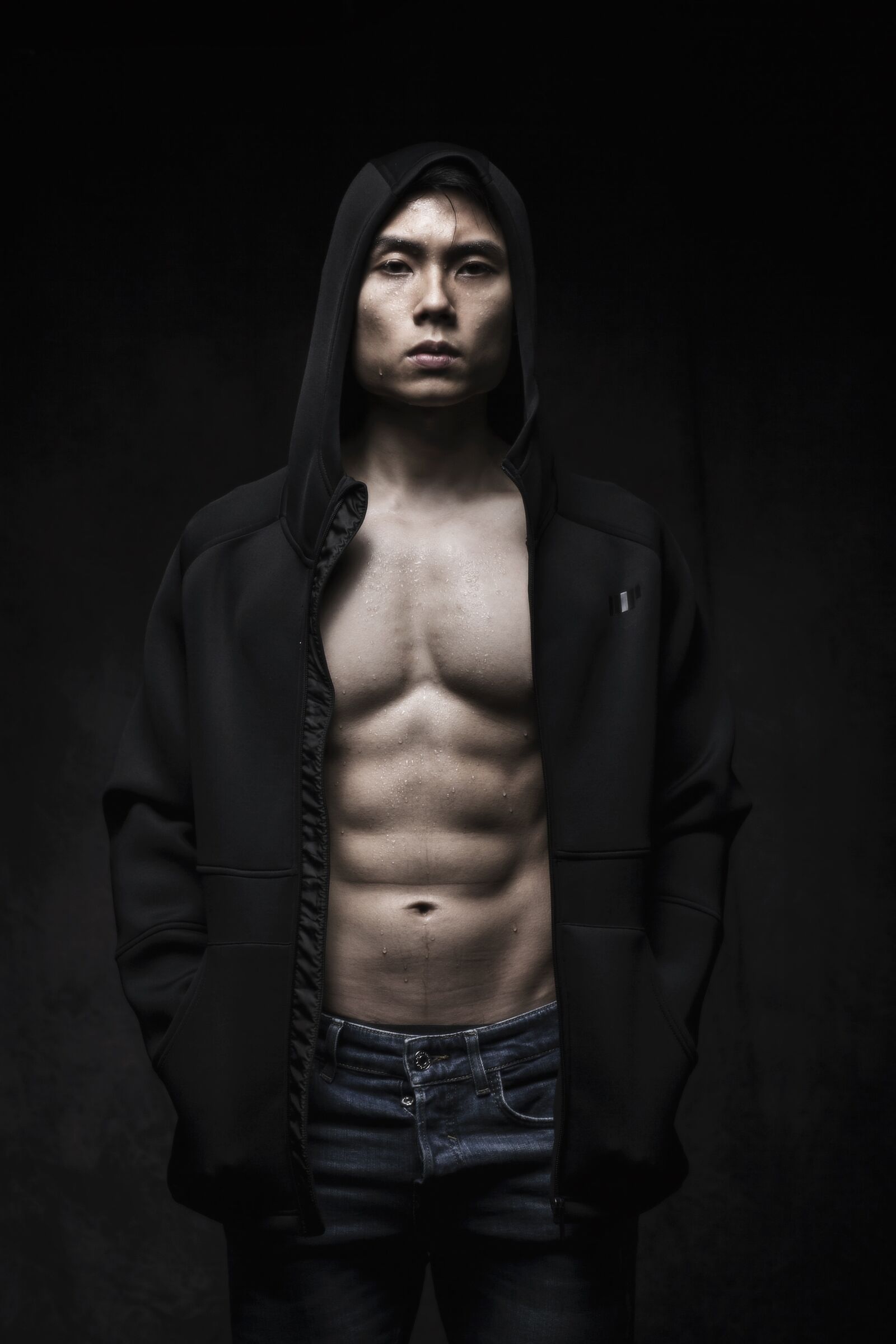 Canon EOS 5D Mark II + Canon EF 85mm F1.8 USM sample photo. Man, muscle, body photography
