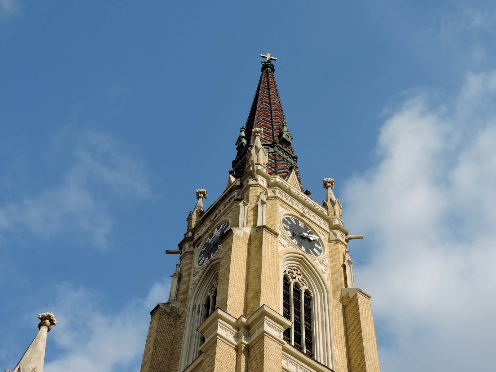 Nikon Coolpix P520 sample photo. Covering, landmark, church, tower photography