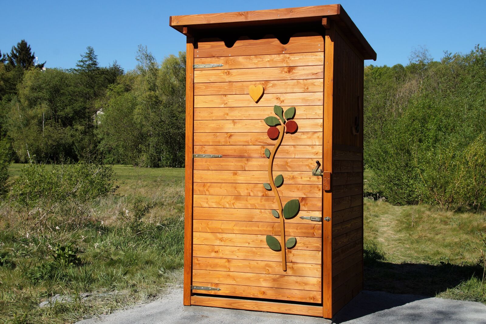 Sony SLT-A58 sample photo. The outhouse, public toilet photography