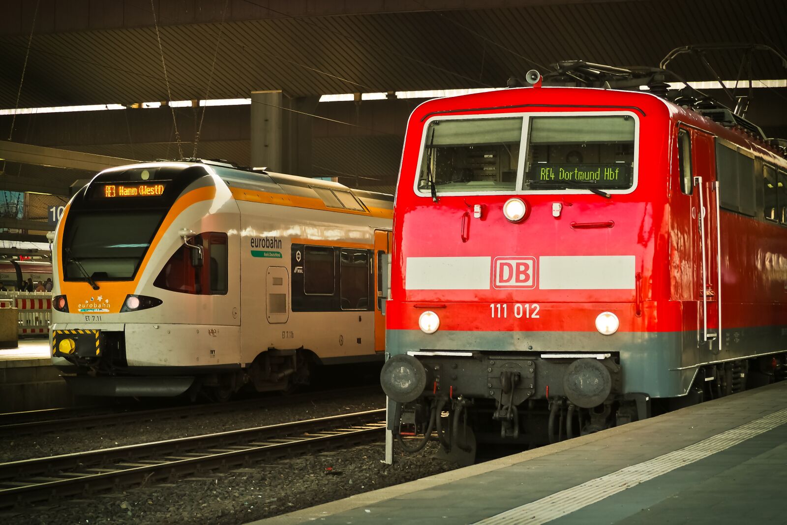 Olympus OM-D E-M10 sample photo. Railway, train, s bahn photography