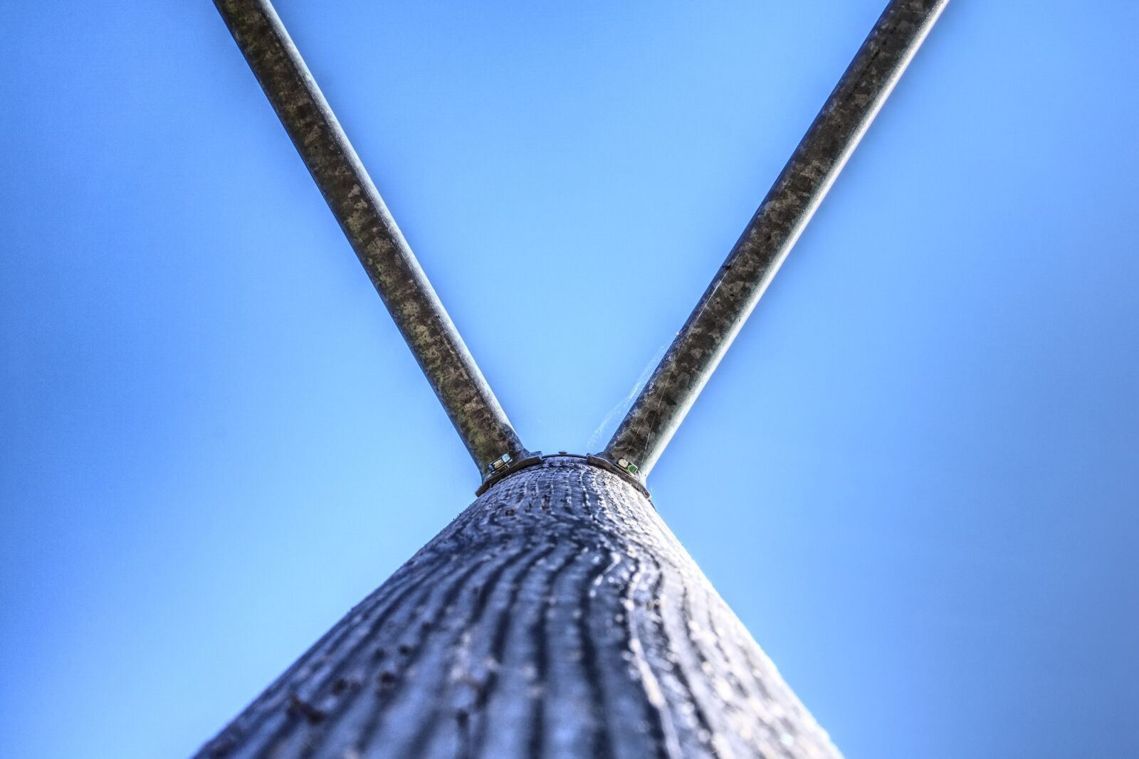 Sony E 16-50mm F3.5-5.6 PZ OSS sample photo. Kletterger st, playground, iron photography