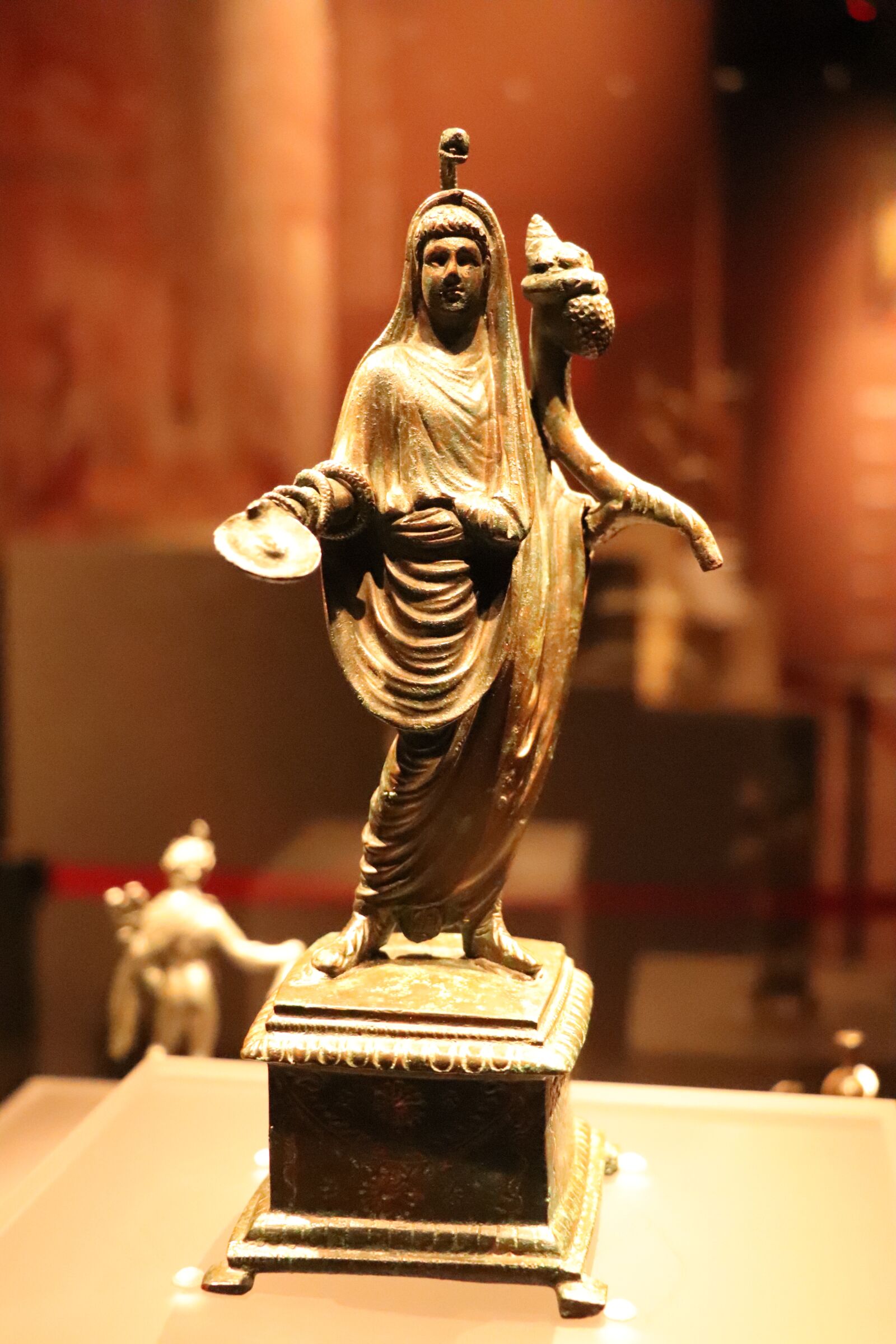 Canon EOS 77D (EOS 9000D / EOS 770D) sample photo. Sculpture, statue, people photography