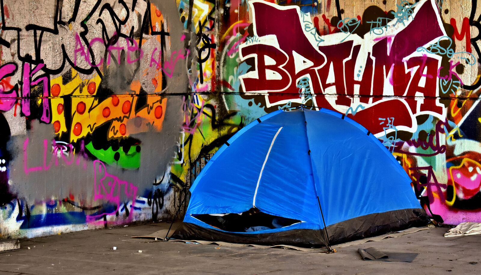 Nikon D7200 sample photo. Homeless, place to sleep photography
