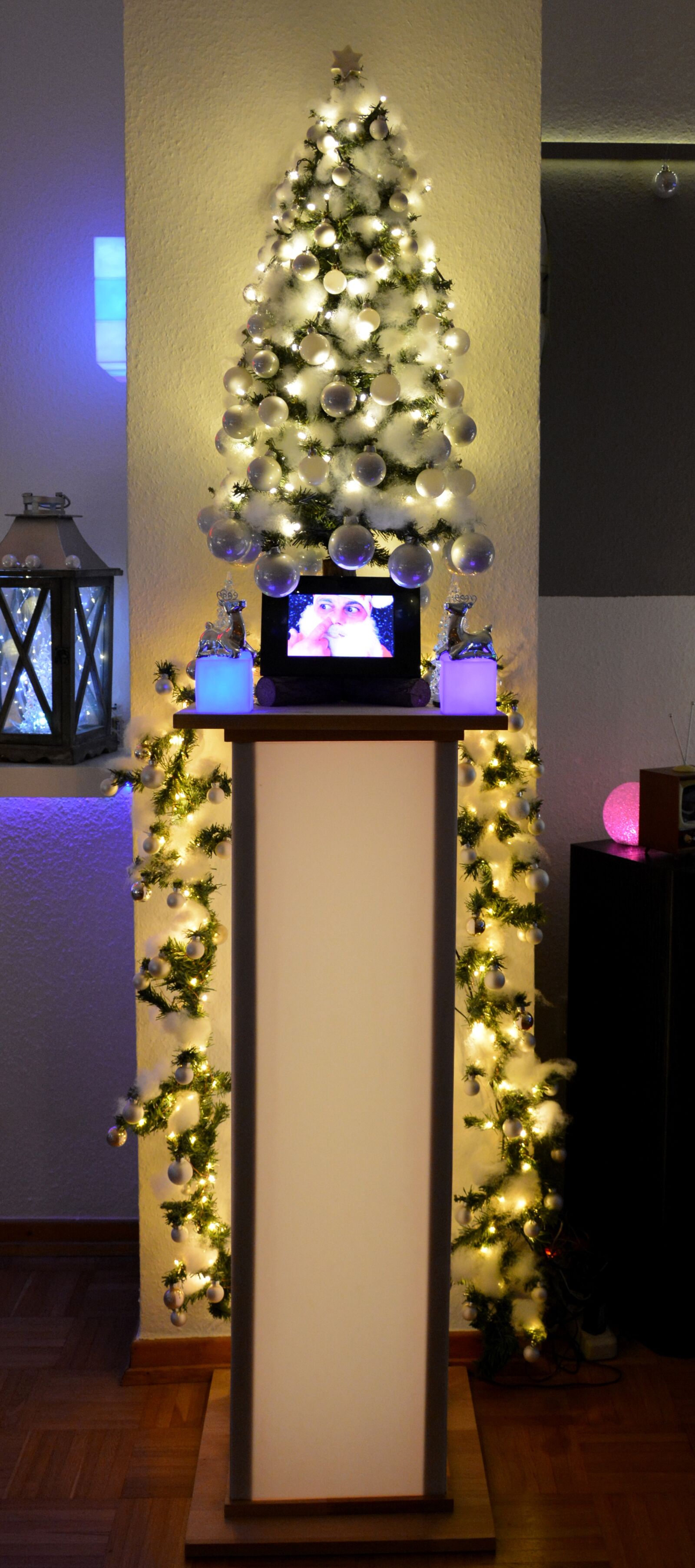 Nikon D5200 sample photo. Christmas, christmas tree, pillar photography