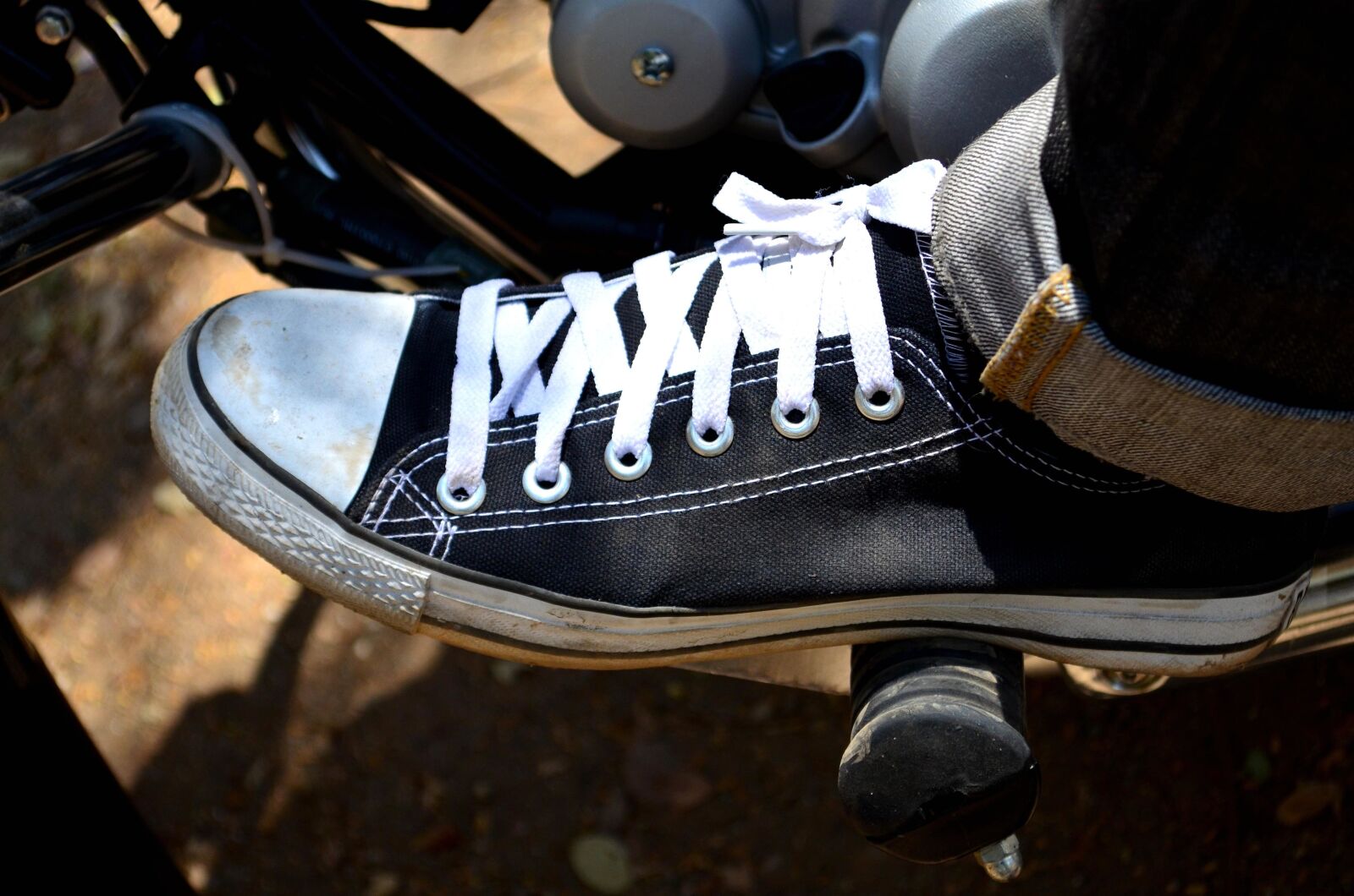 Nikon D5100 sample photo. Sport shoe, black, shoelace photography