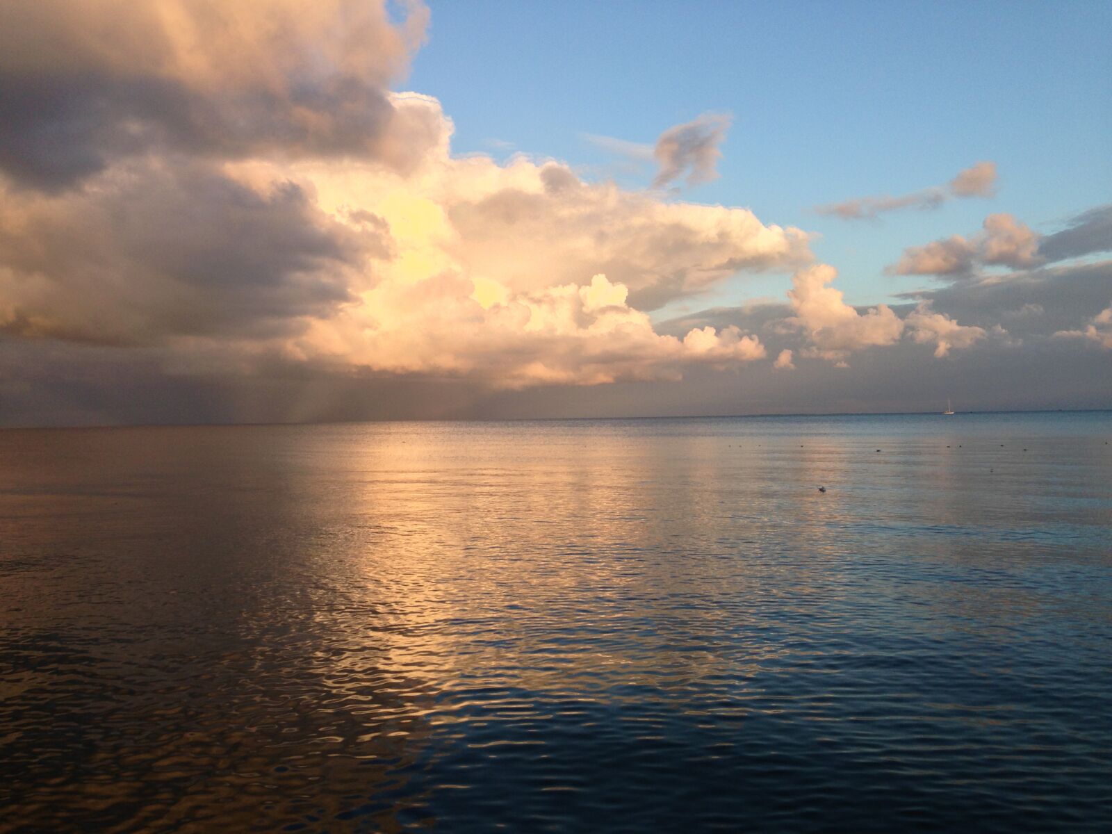 Apple iPhone 5 sample photo. Water, lake, pond photography