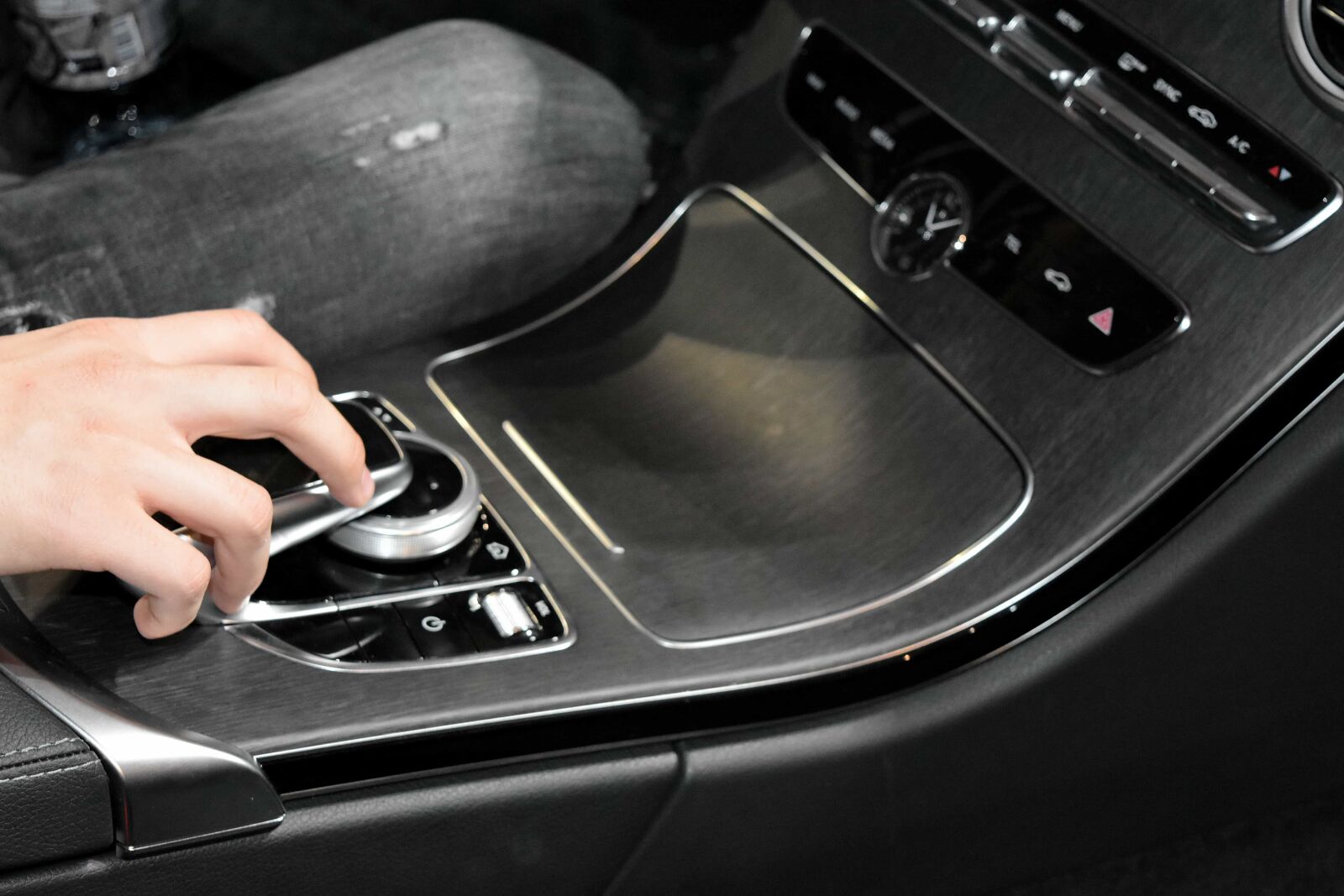 Nikon D5500 sample photo. Gearshift, interior decoration, hand photography