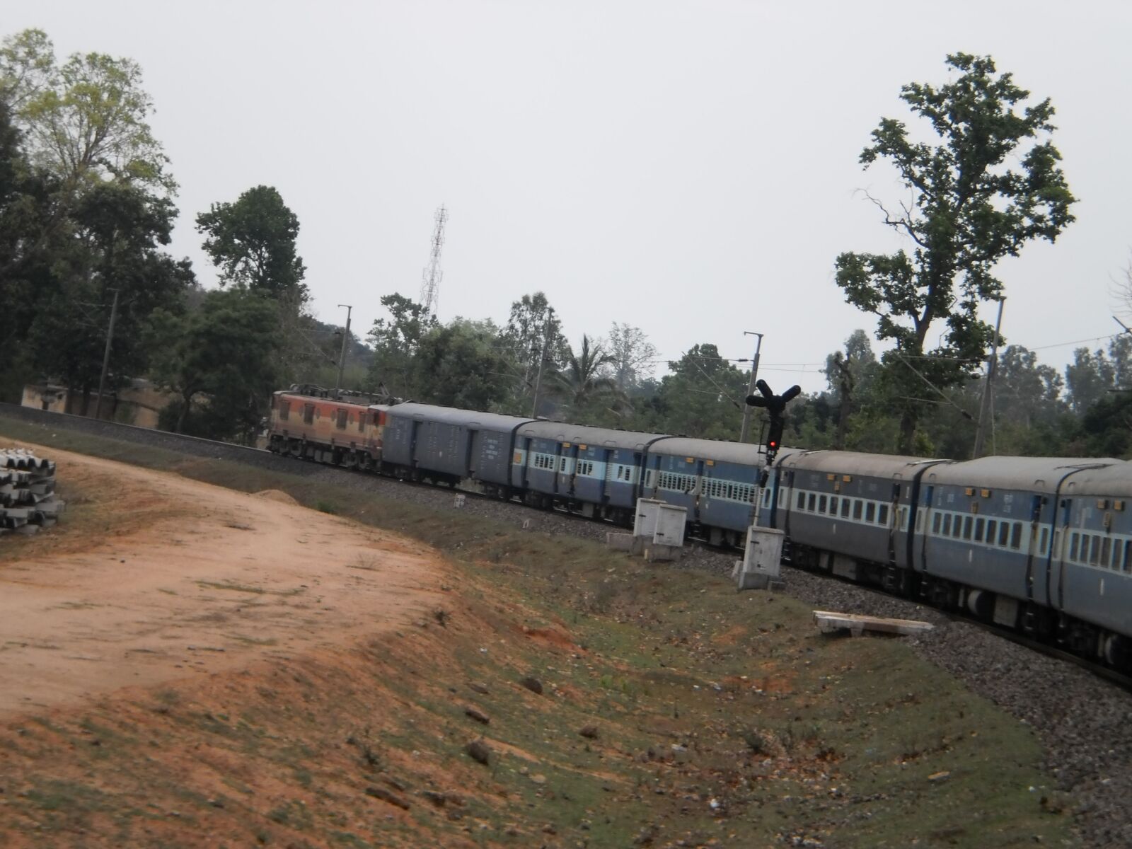 Olympus T105,T100,X36 sample photo. Railways, journey, train photography