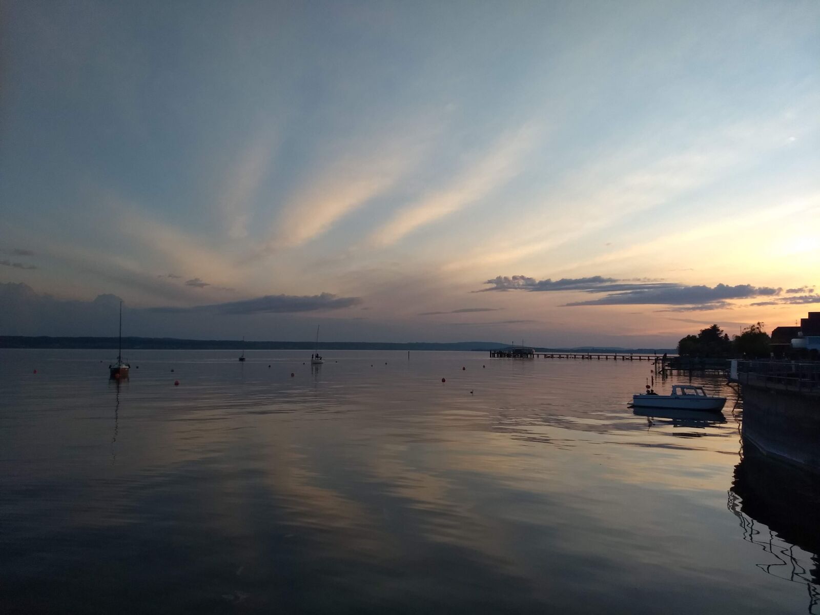 Motorola Moto G (5) Plus sample photo. Lake, twilight, sunset photography