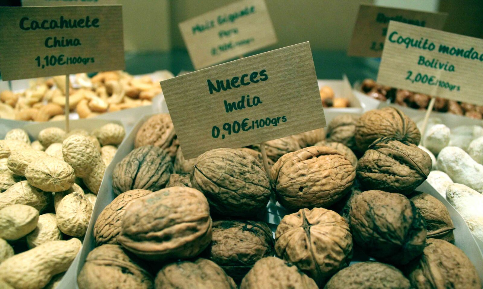 Canon EOS 600D (Rebel EOS T3i / EOS Kiss X5) sample photo. Dried fruits, nuts, market photography