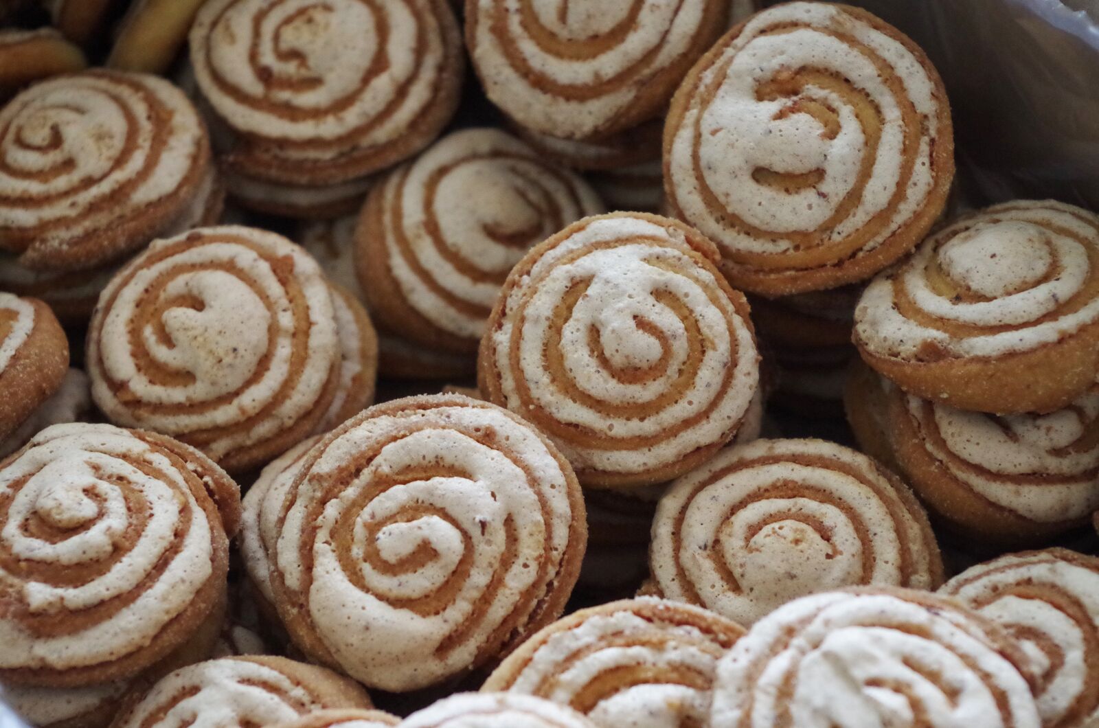 Pentax K-500 sample photo. Cakes, stuffed, with sugar photography