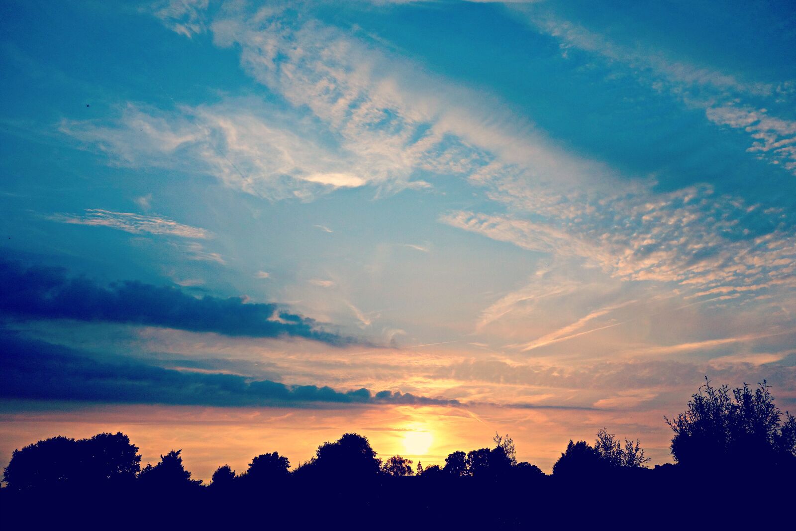 Sony Cyber-shot DSC-RX100 sample photo. Amstelveen, clouds, dusk, evening photography