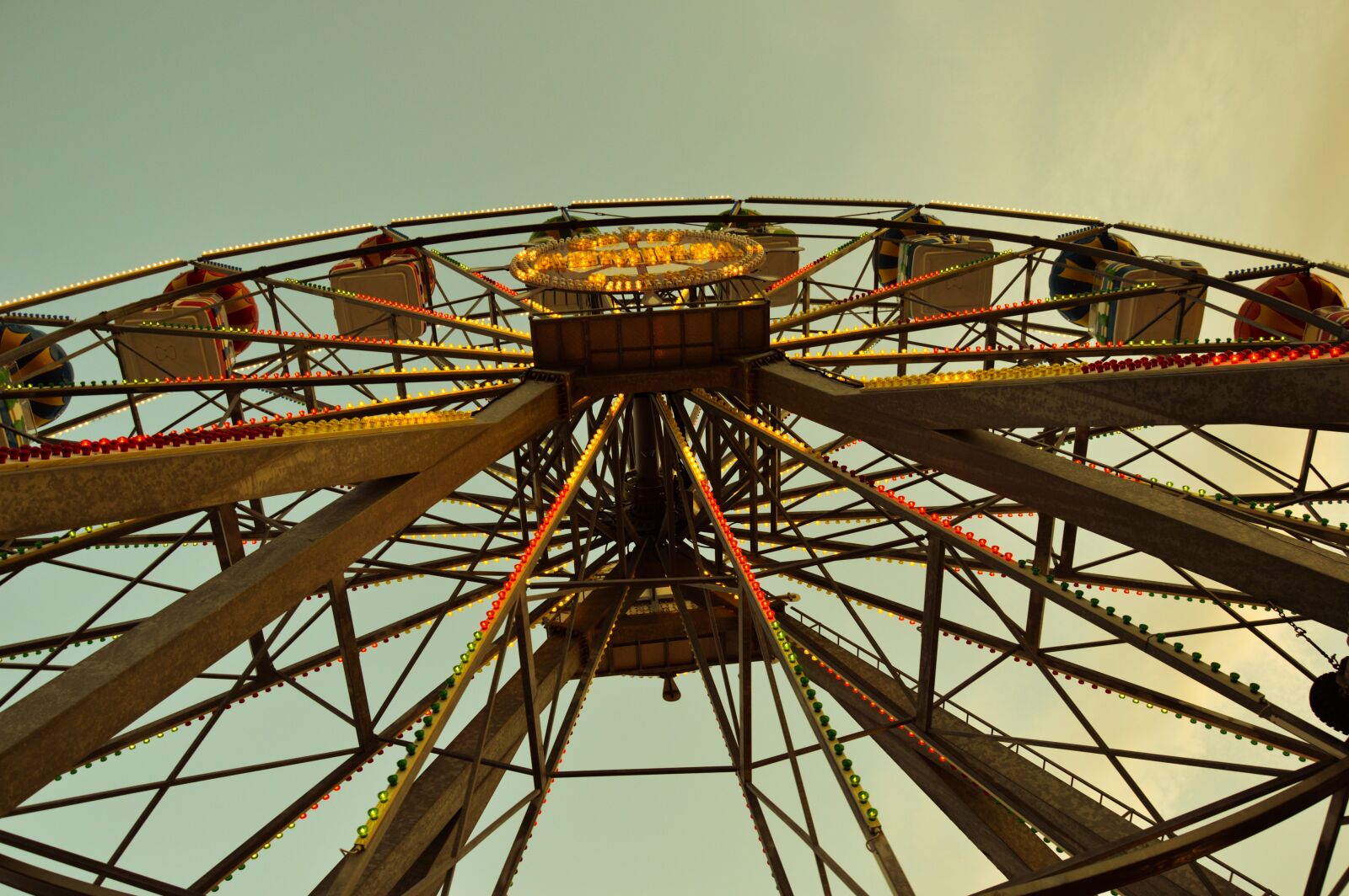 Nikon D3200 sample photo. Lunapark, retro, wheel photography