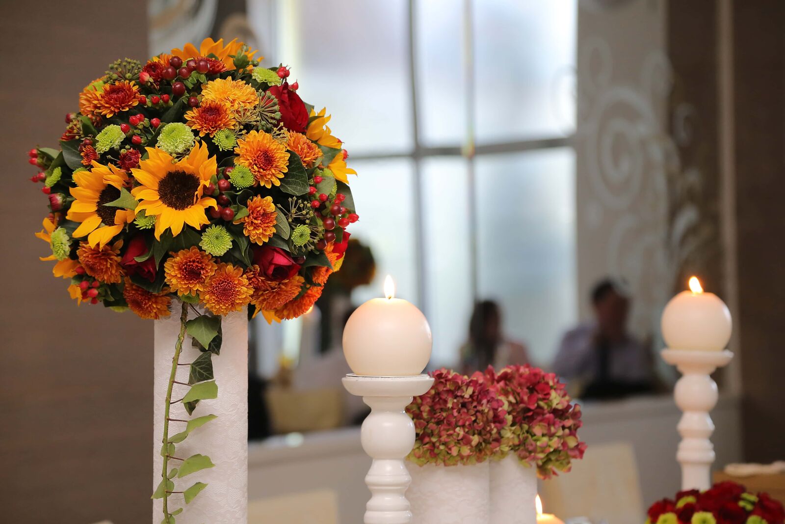 Canon EF 24-105mm F4L IS USM sample photo. Candle, bouquet, candlestick, interior photography