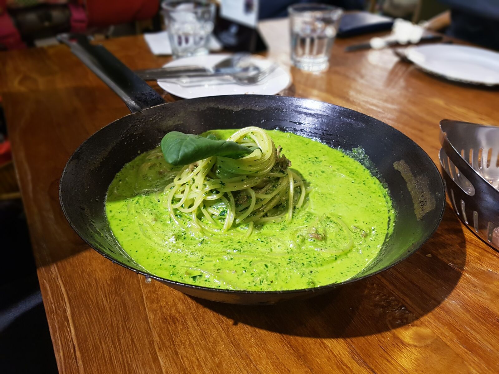 Samsung Galaxy S7 Edge sample photo. Pasta, spinach pasta, delicious photography
