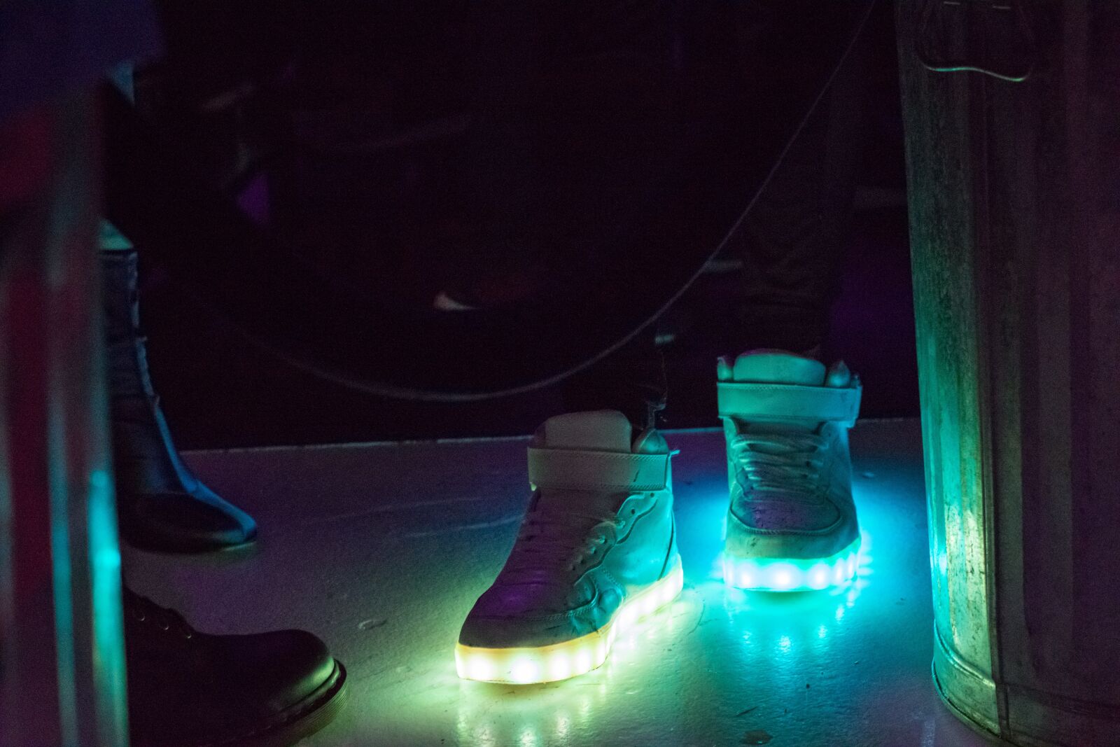 Nikon D3400 sample photo. Light, footwear, led photography
