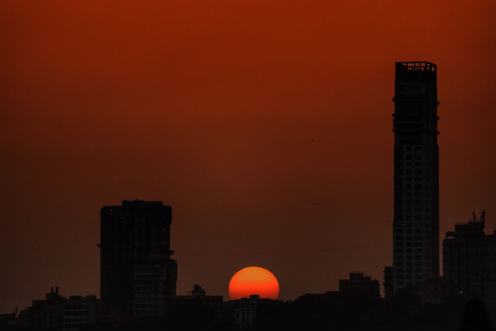 Canon EOS 250D (EOS Rebel SL3 / EOS Kiss X10 / EOS 200D II) sample photo. Sunset, marine drive, mumbai photography