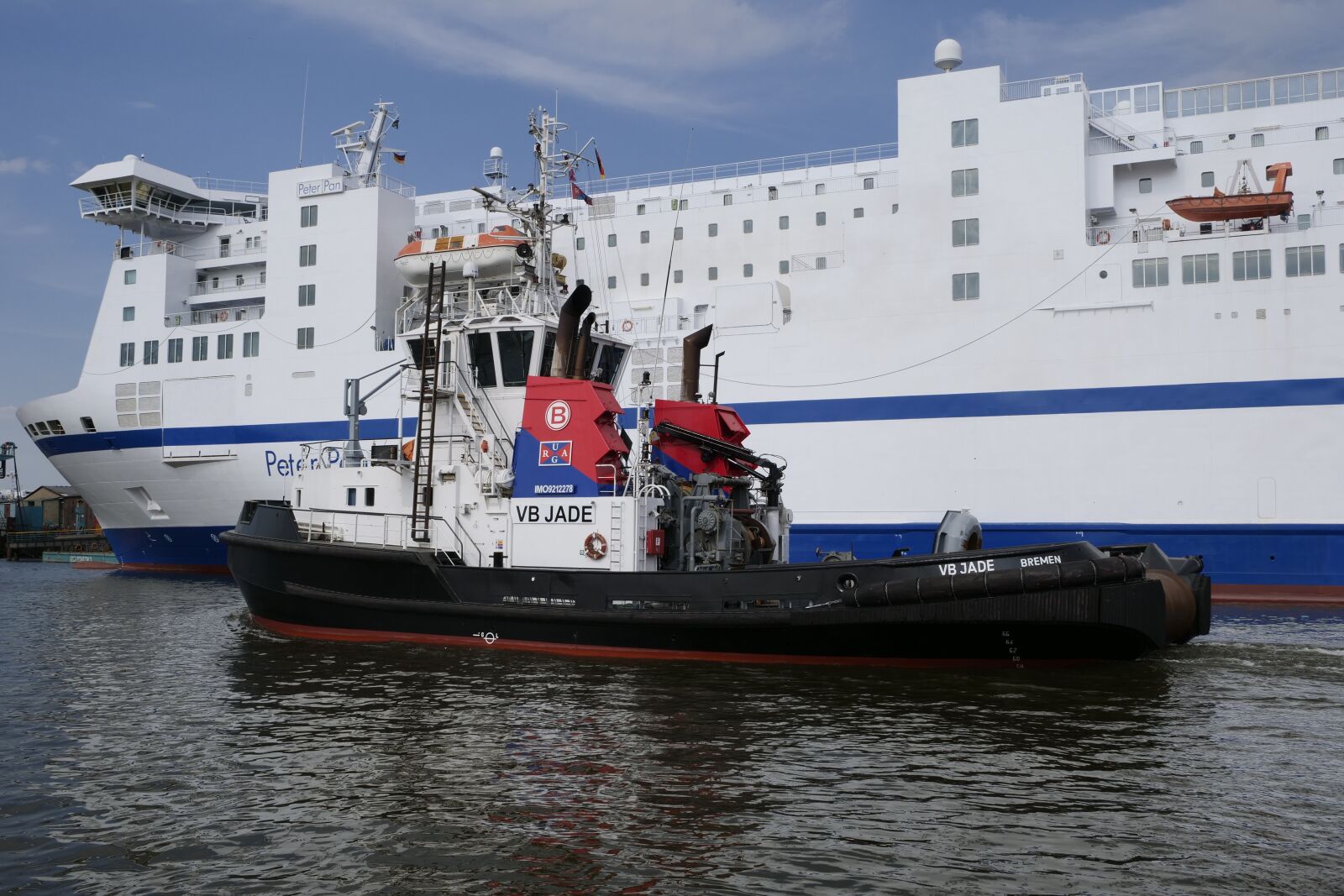 Panasonic Lumix DC-G9 sample photo. Shipping, seafaring, tug photography