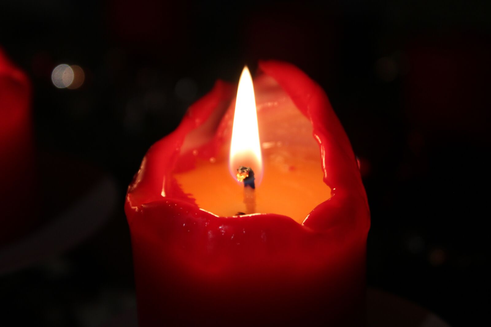 Canon EOS 2000D (EOS Rebel T7 / EOS Kiss X90 / EOS 1500D) sample photo. Candle, romance, love photography