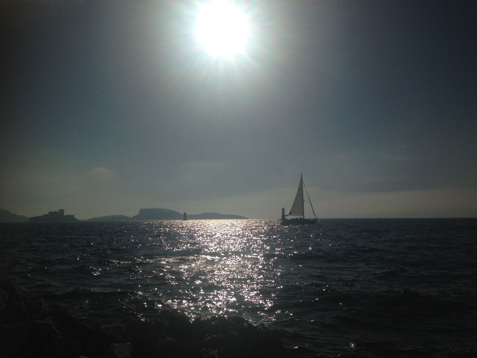 iPhone 5c back camera 4.12mm f/2.4 sample photo. The sea, marseille, sailboat photography