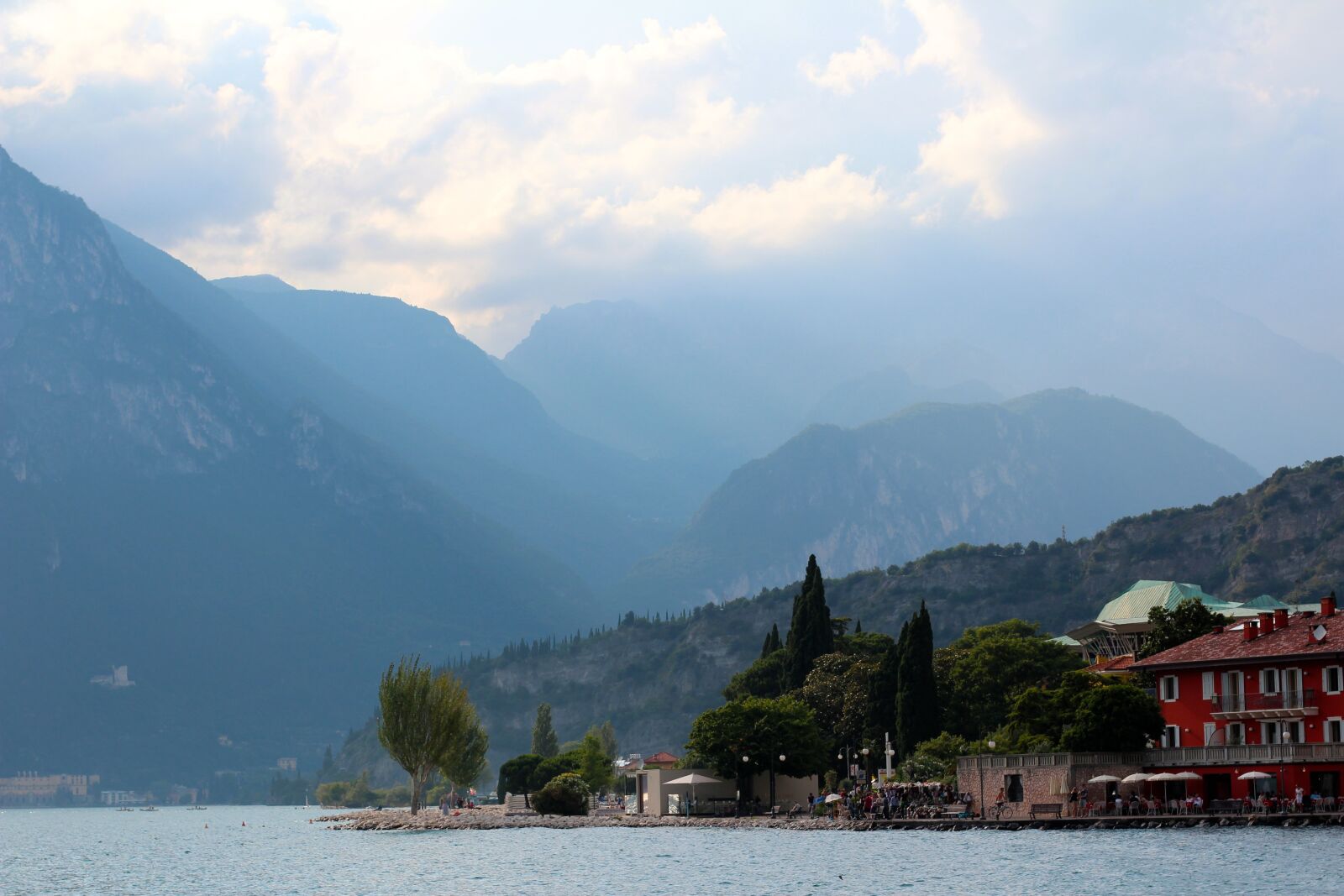 Canon EOS 600D (Rebel EOS T3i / EOS Kiss X5) + Canon EF 50mm F1.4 USM sample photo. Riva del garda, garda photography
