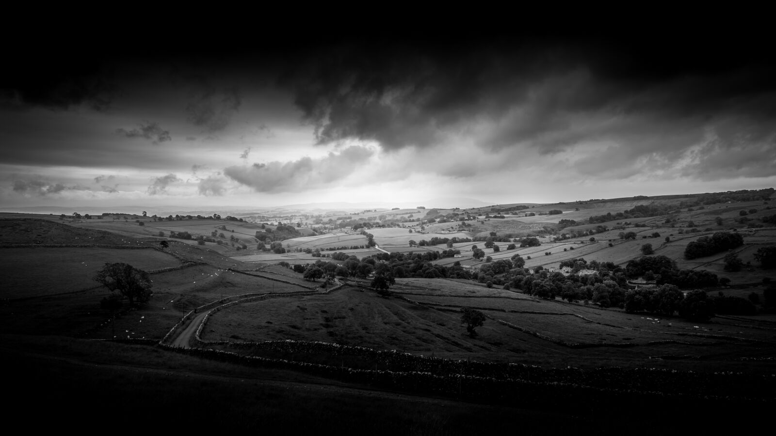 Tokina AT-X Pro 11-16mm F2.8 DX II sample photo. Yorkshire, landscape, black and photography