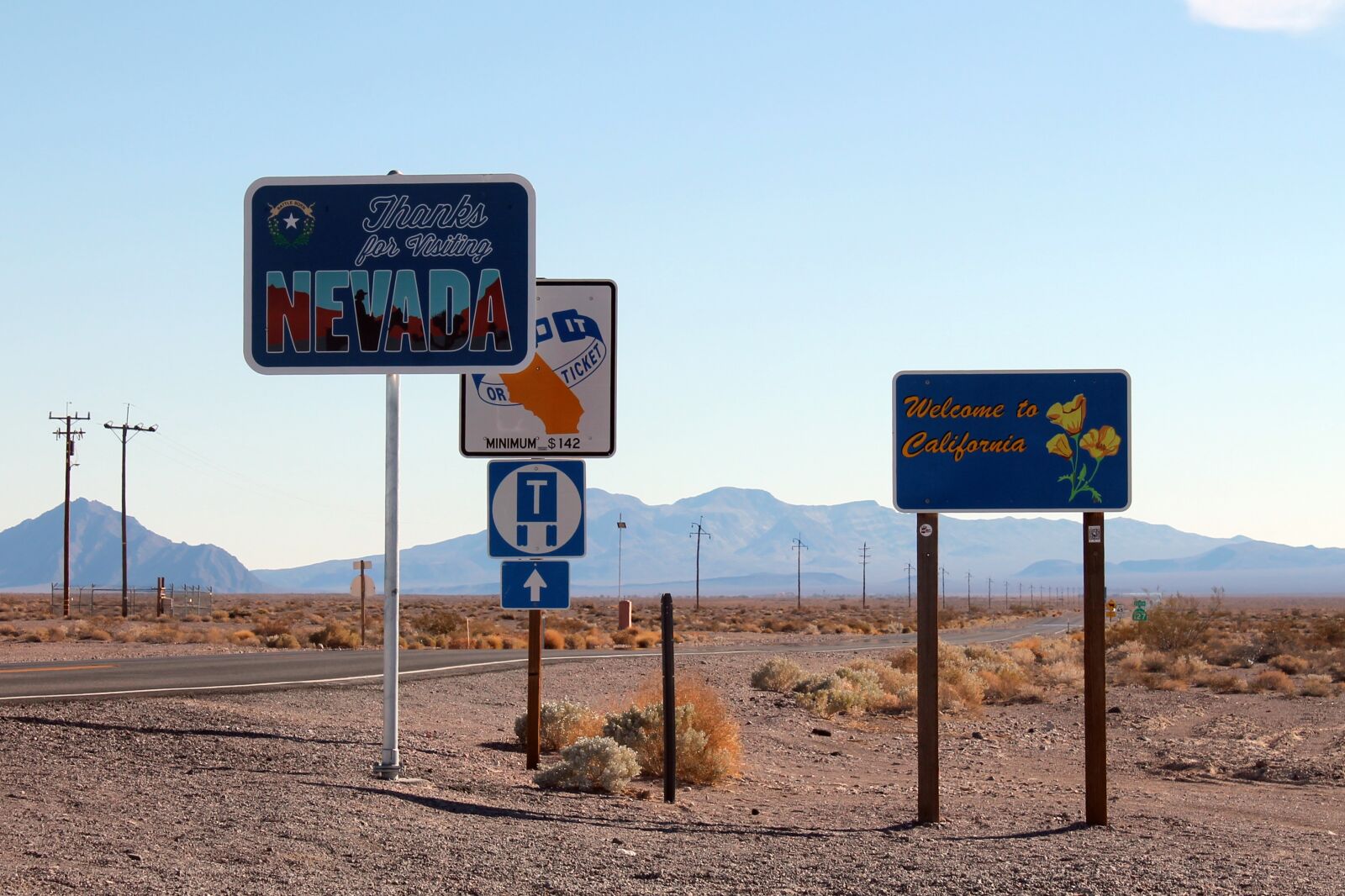 Canon EOS 1100D (EOS Rebel T3 / EOS Kiss X50) sample photo. Nevada, california, border photography