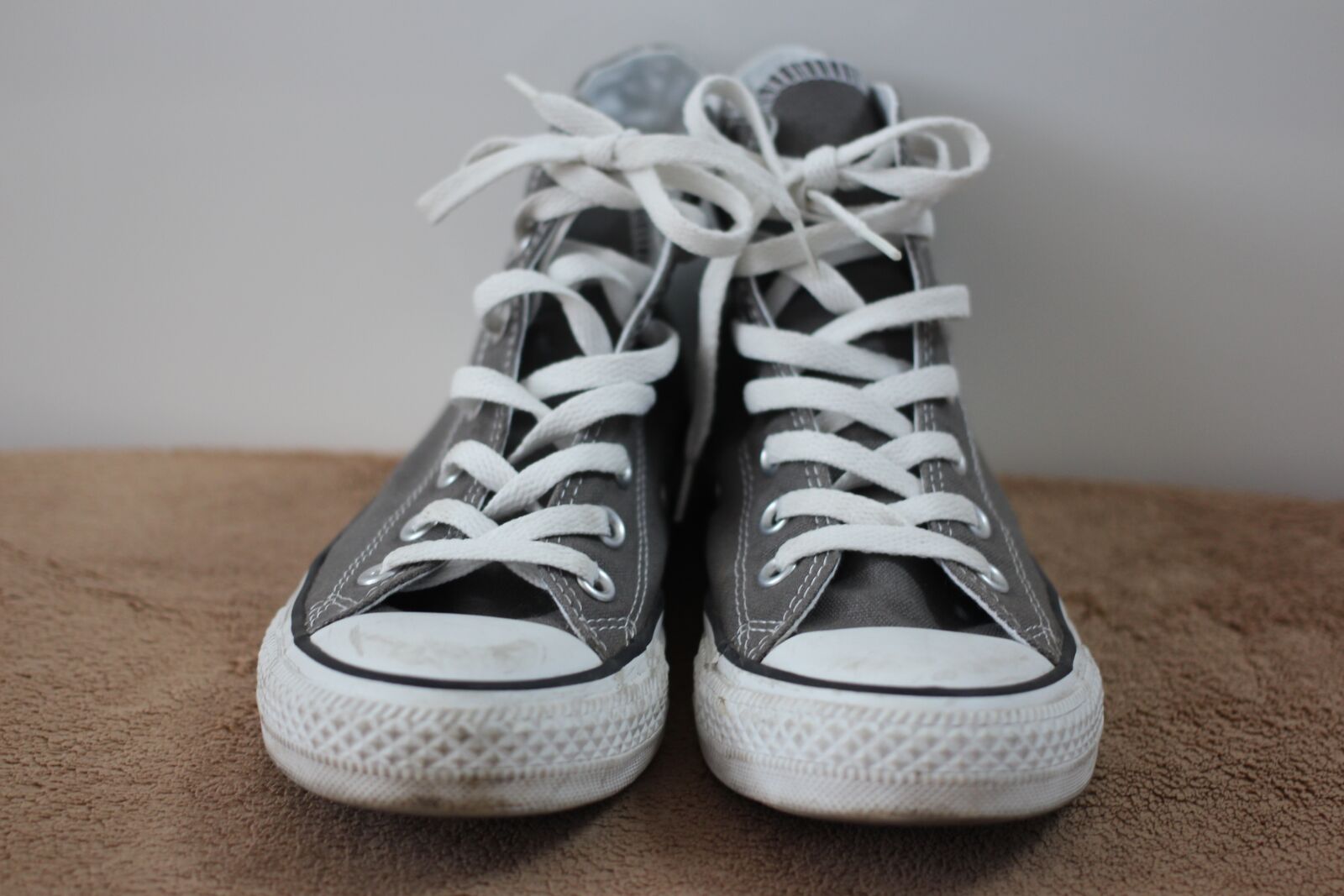 Canon EF 40mm F2.8 STM sample photo. Canvas, sneakers, sneaker photography
