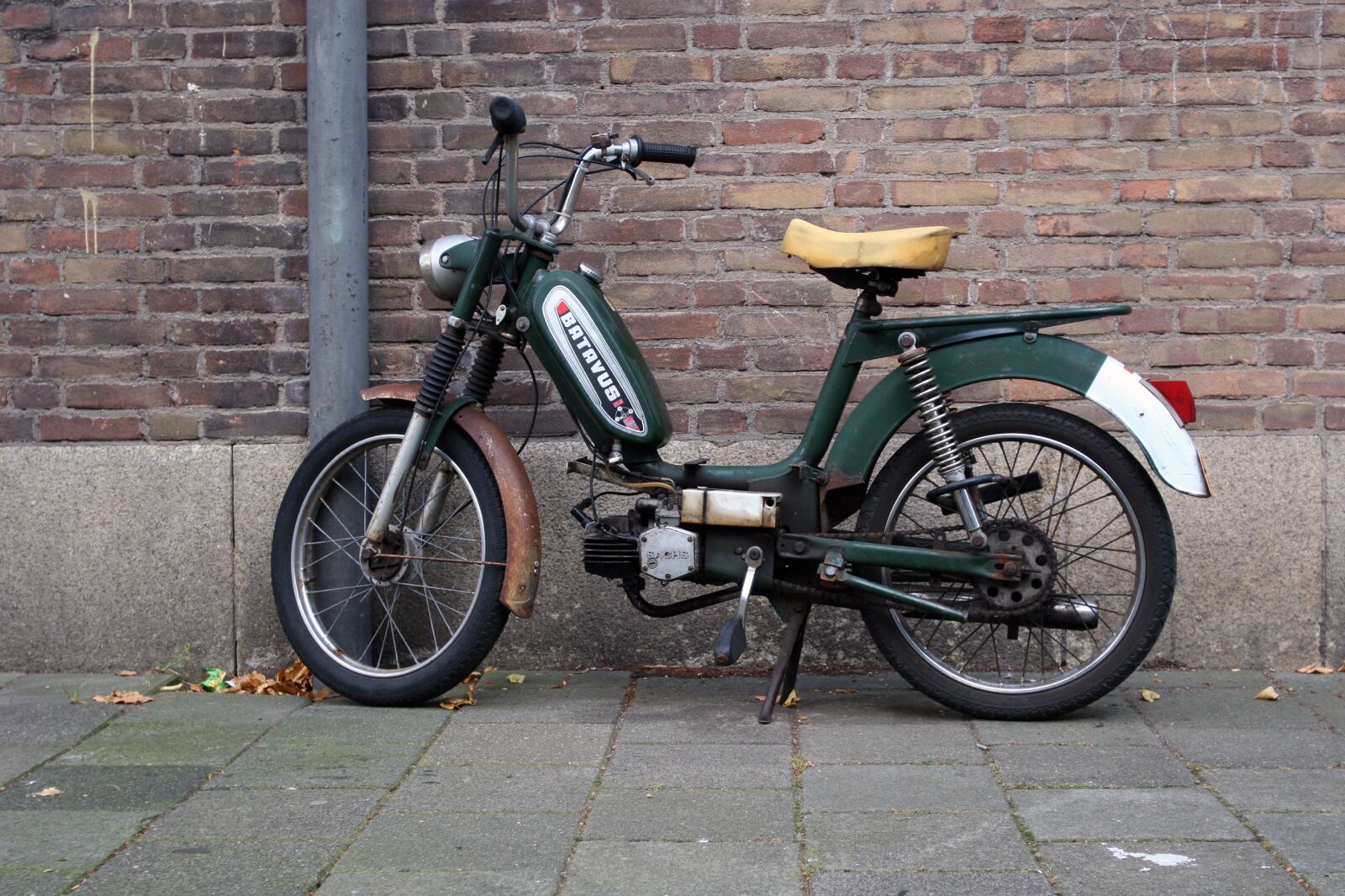 Canon EOS 20D sample photo. Bike, street, pavement photography