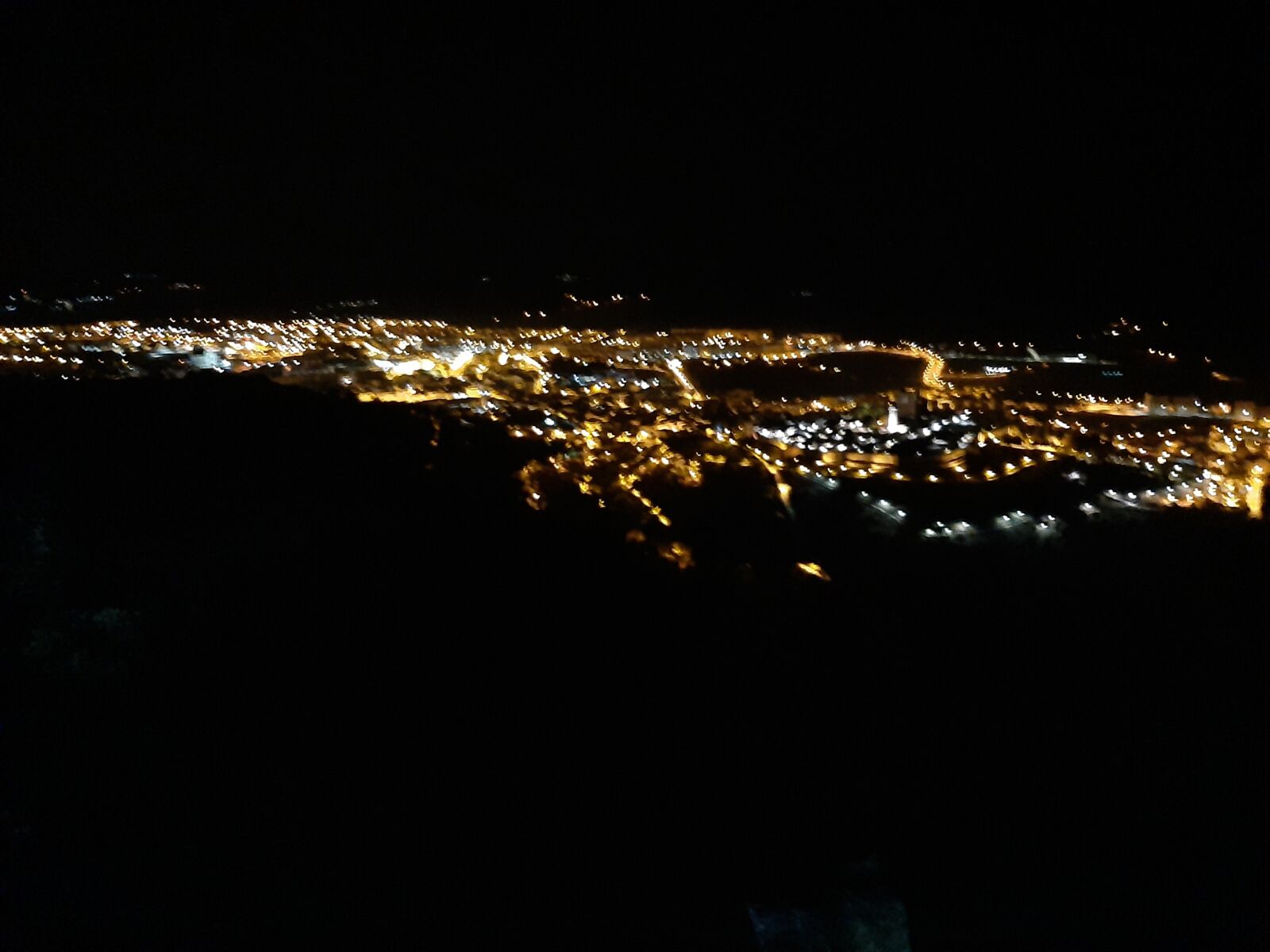 Samsung Galaxy A50 sample photo. Paisagem noturna, cidade, voo photography