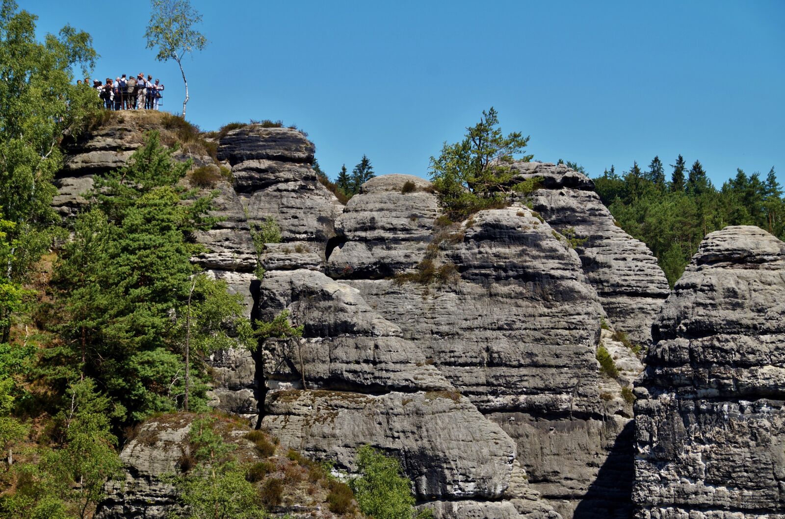 Sony SLT-A58 sample photo. Sandstone, rocks, services photography