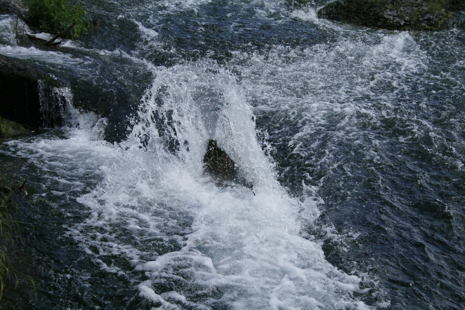 Canon EOS 400D (EOS Digital Rebel XTi / EOS Kiss Digital X) sample photo. Waterfall, blue, river photography