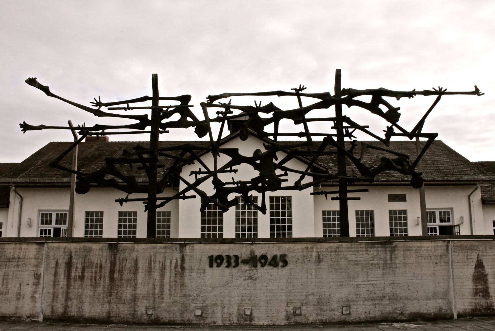 Canon EOS 600D (Rebel EOS T3i / EOS Kiss X5) sample photo. Dachau, concentration camp, historical photography